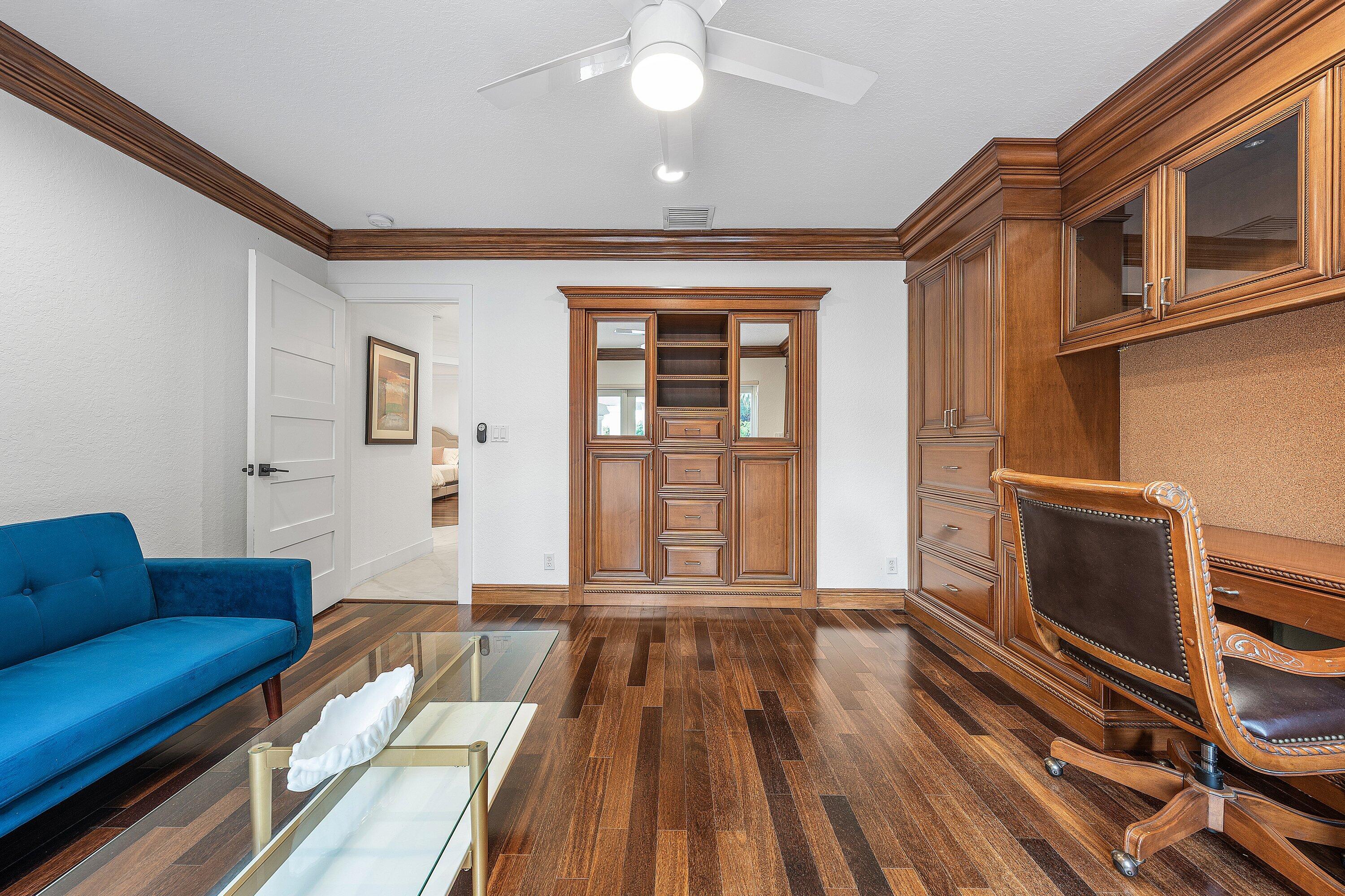 589 N Country Club Drive