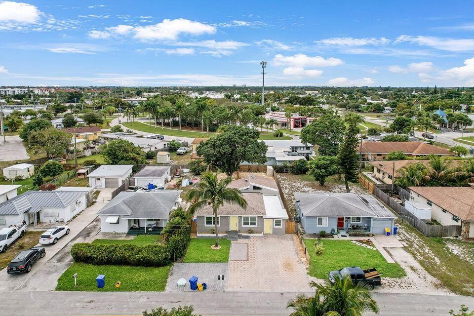 526 W Perry Street A