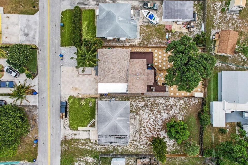 526 W Perry Street A