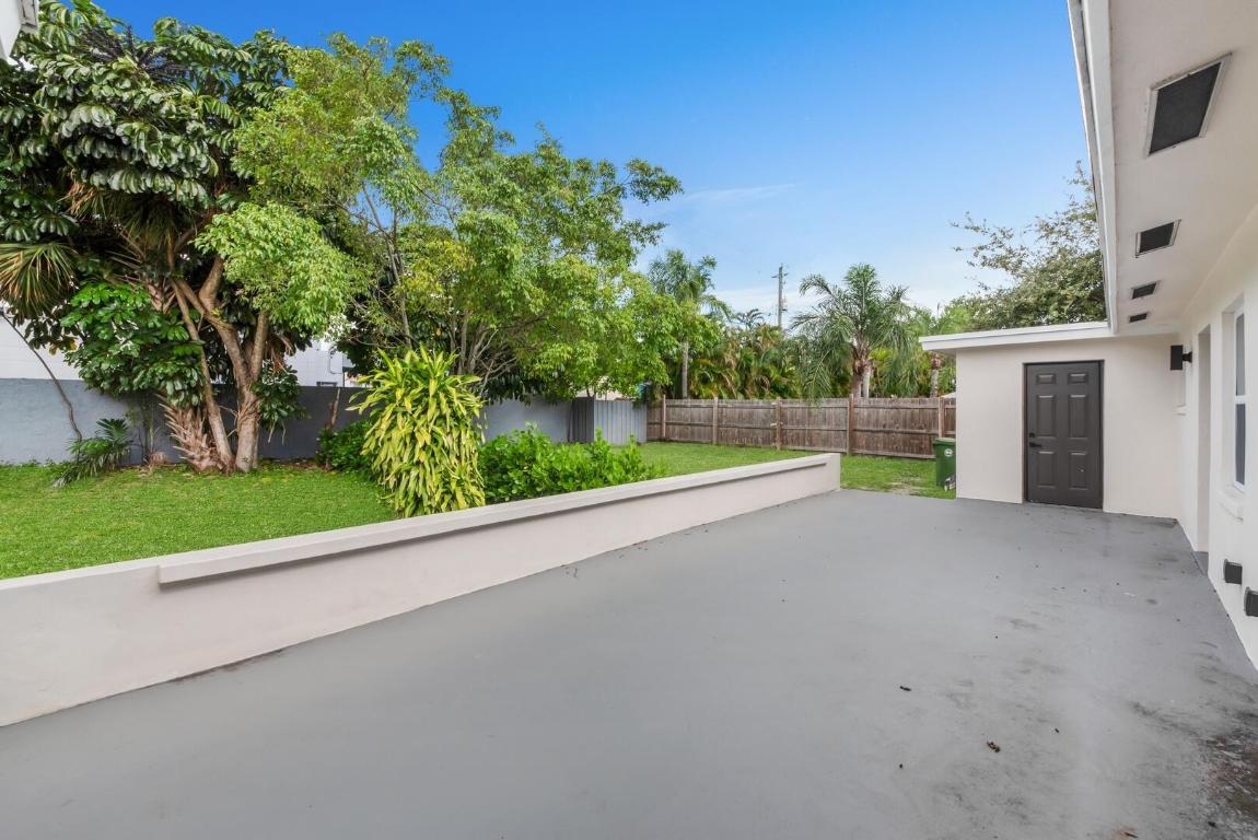 823-825 NW 30th Court 1-2