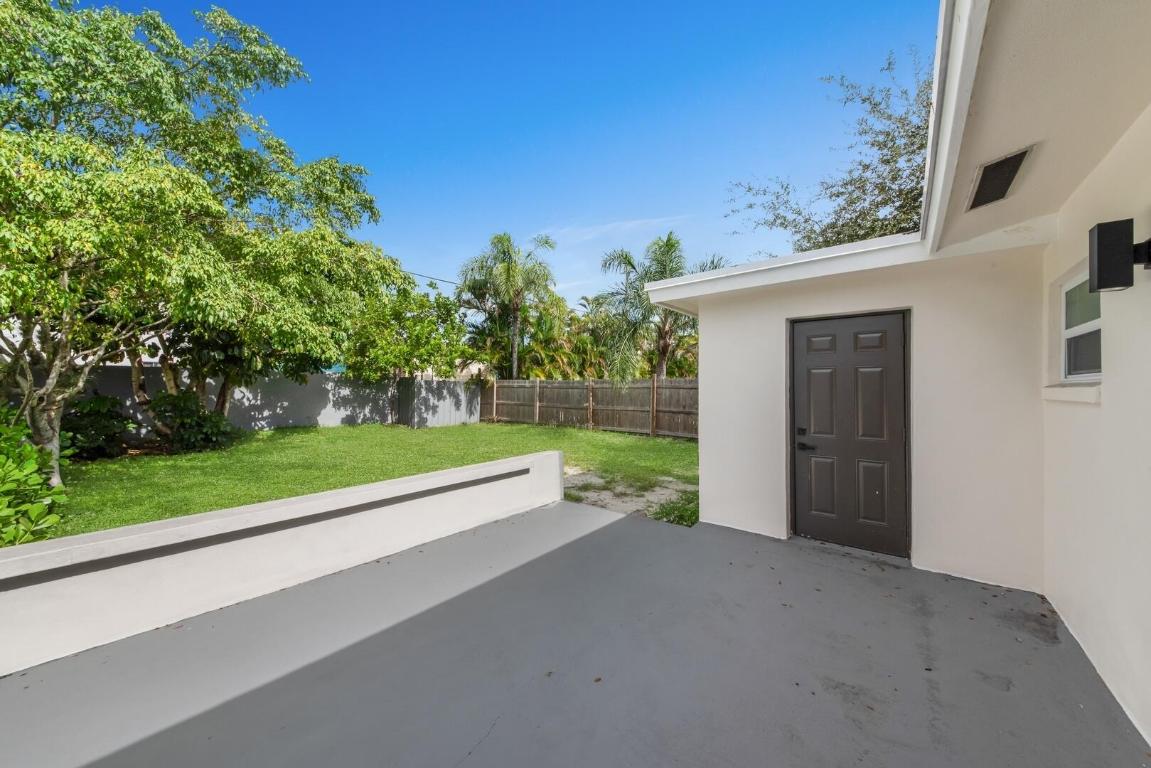 823-825 NW 30th Court 1-2