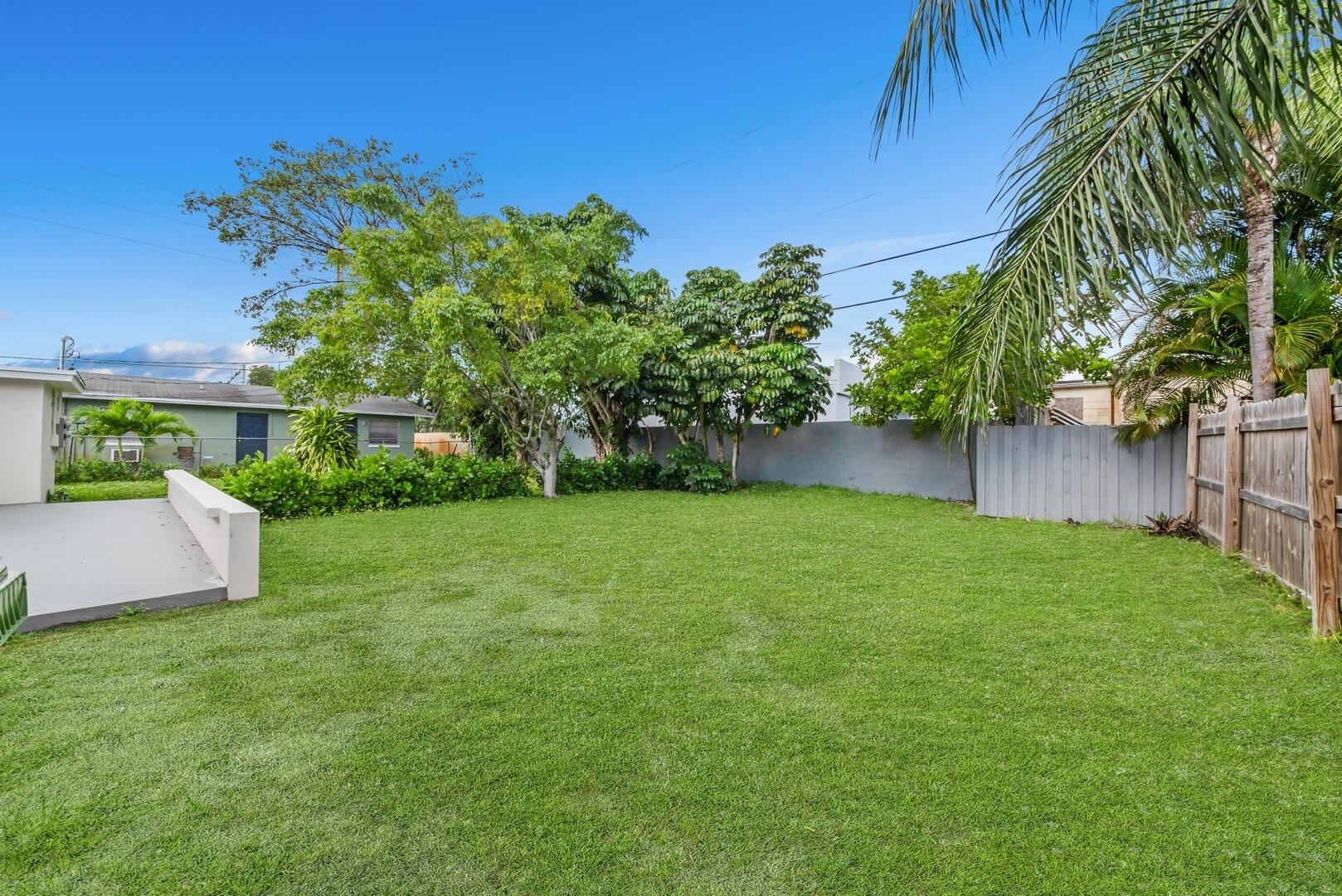 823-825 NW 30th Court 1-2