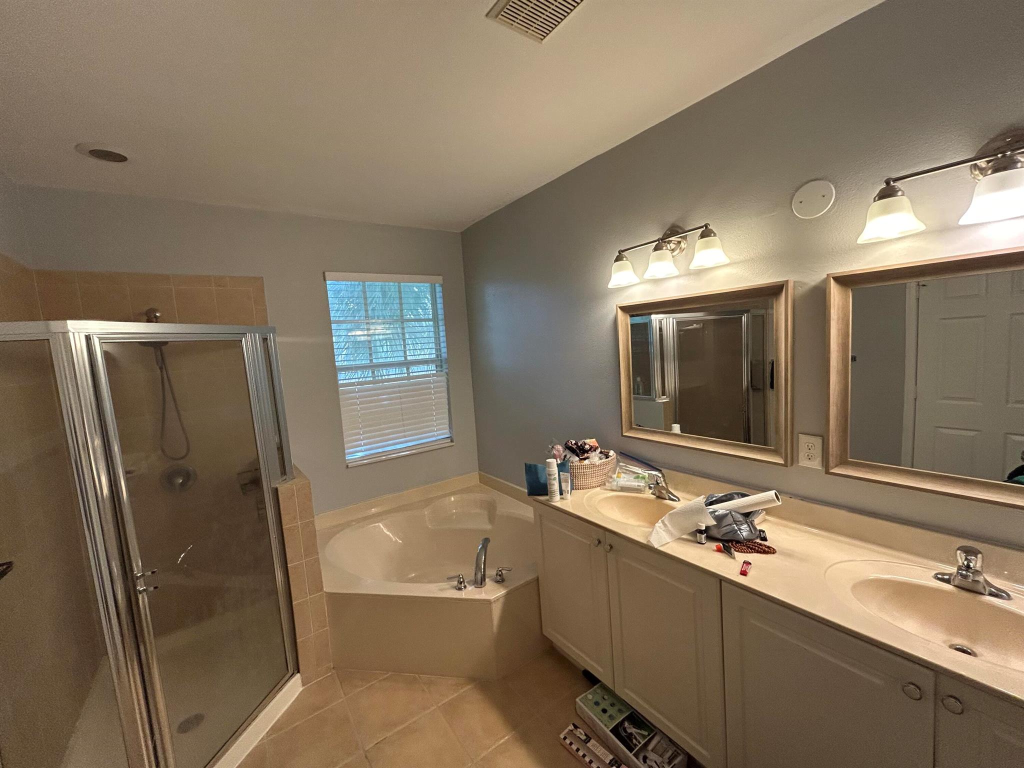 2673 SW 85 Th Avenue 102