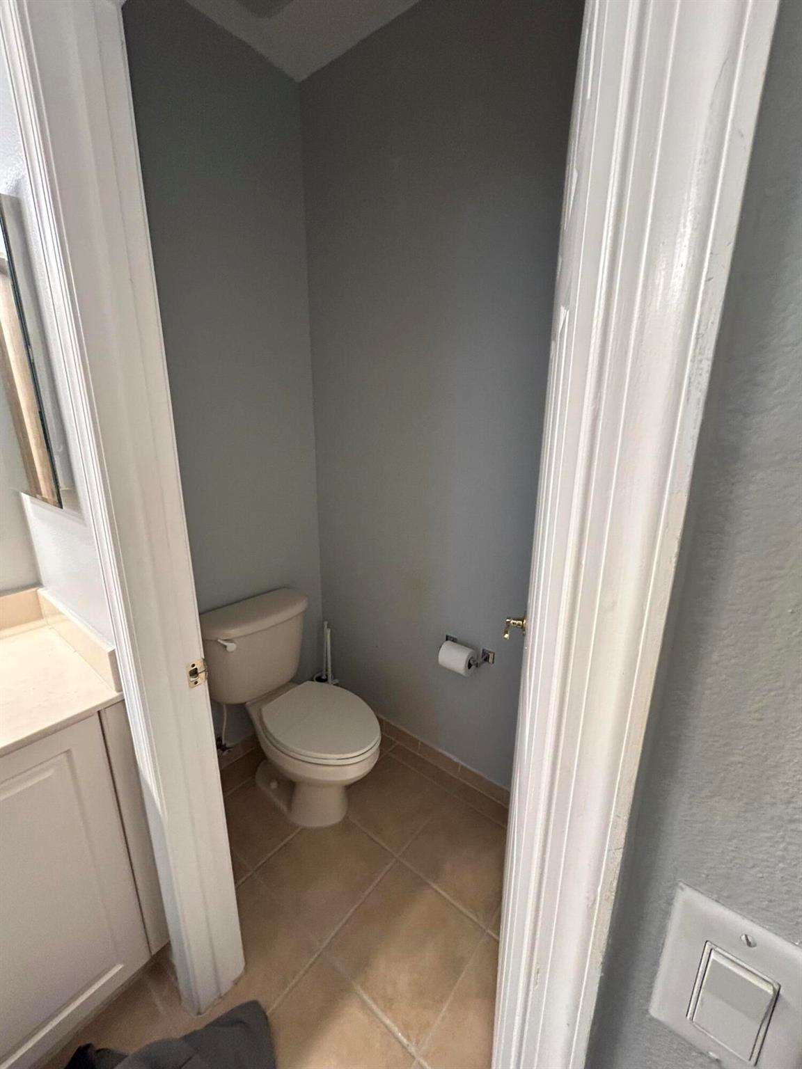 2673 SW 85 Th Avenue 102