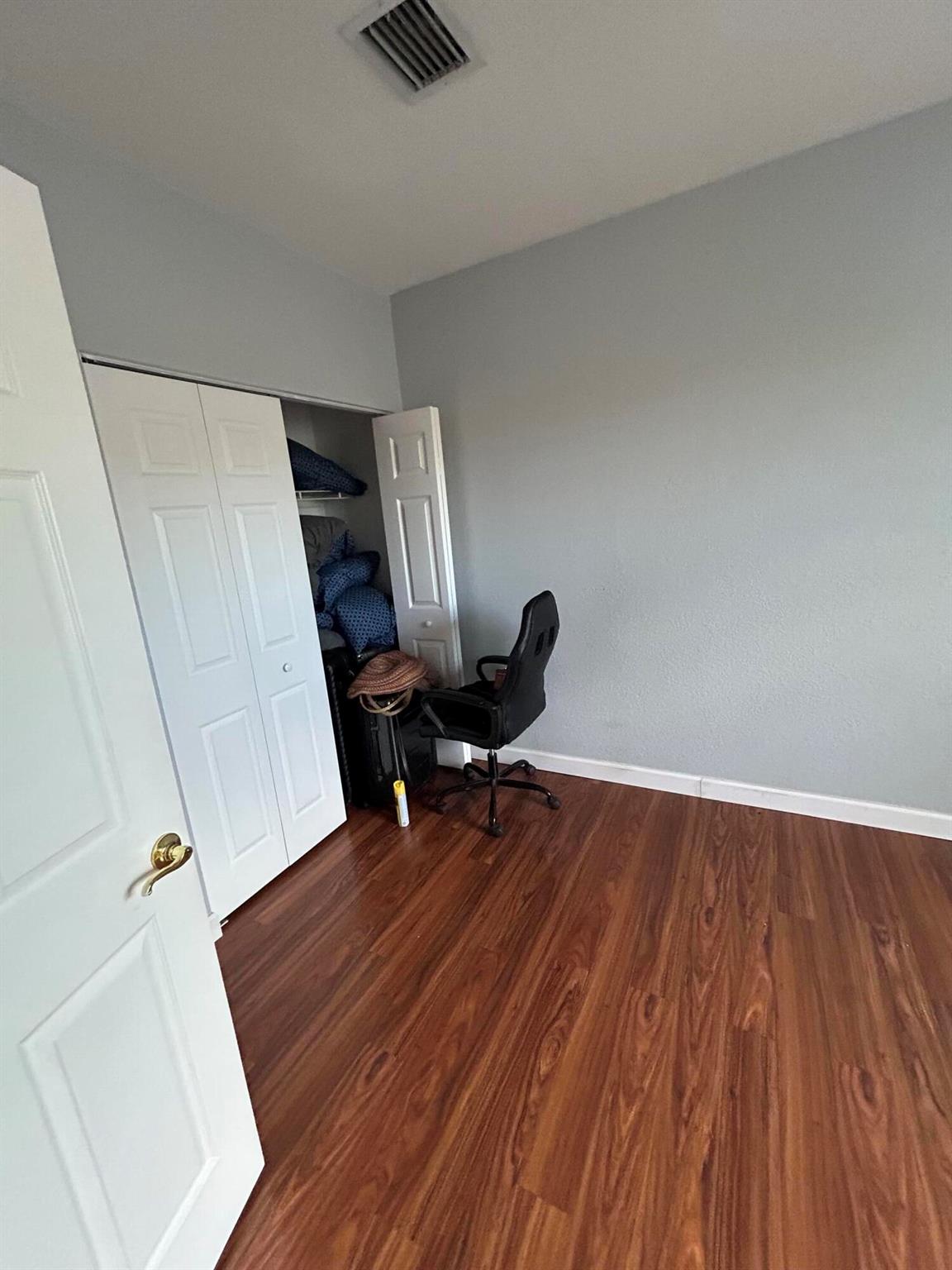 2673 SW 85 Th Avenue 102