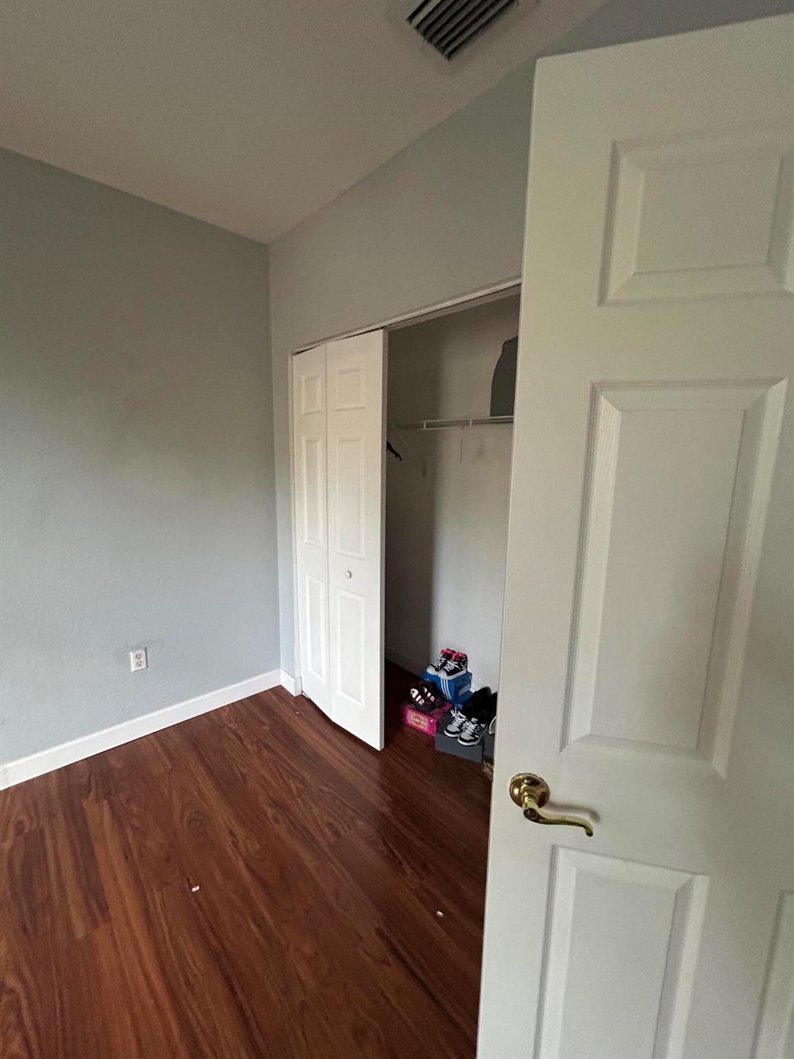 2673 SW 85 Th Avenue 102