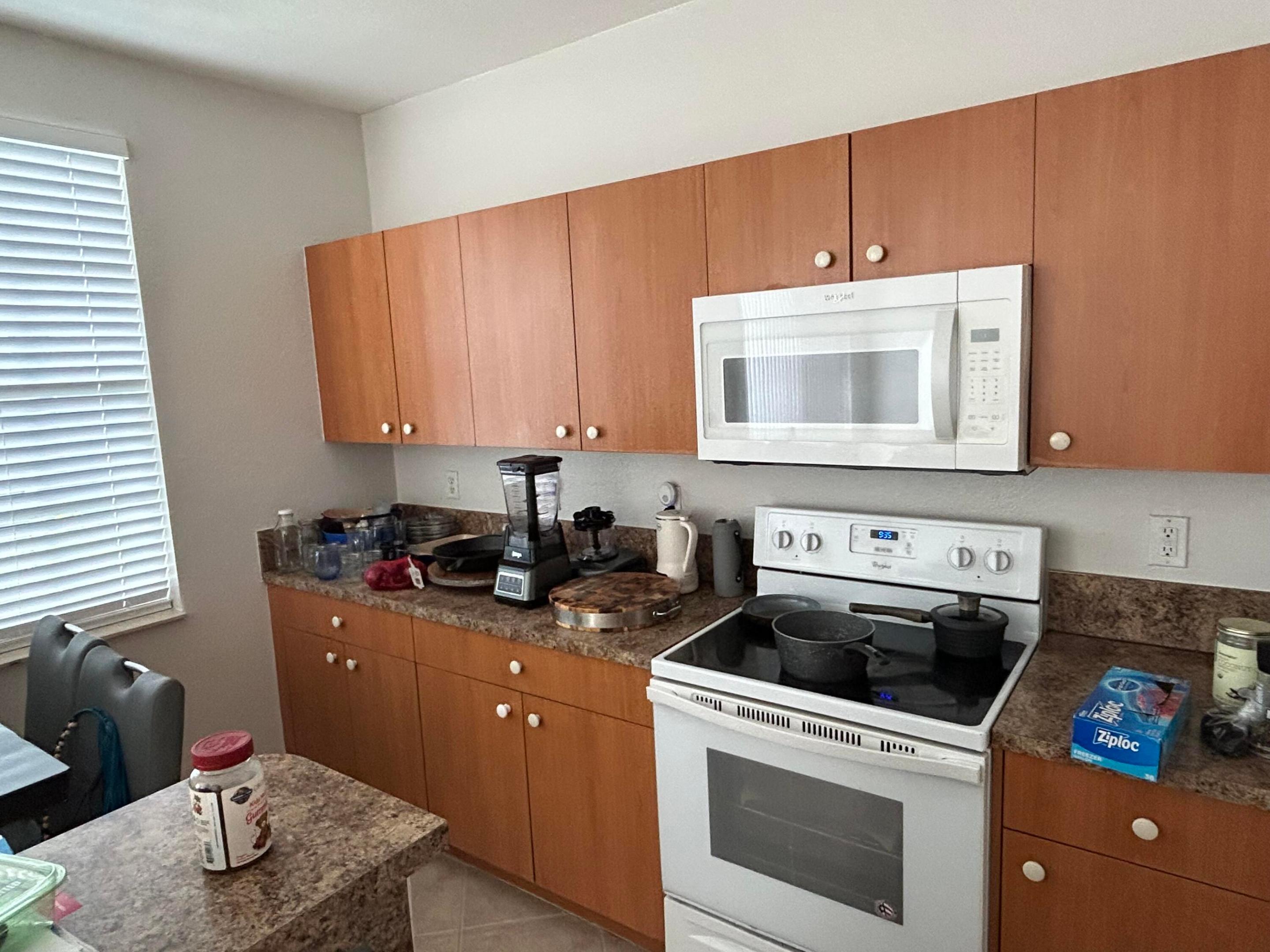 2673 SW 85 Th Avenue 102