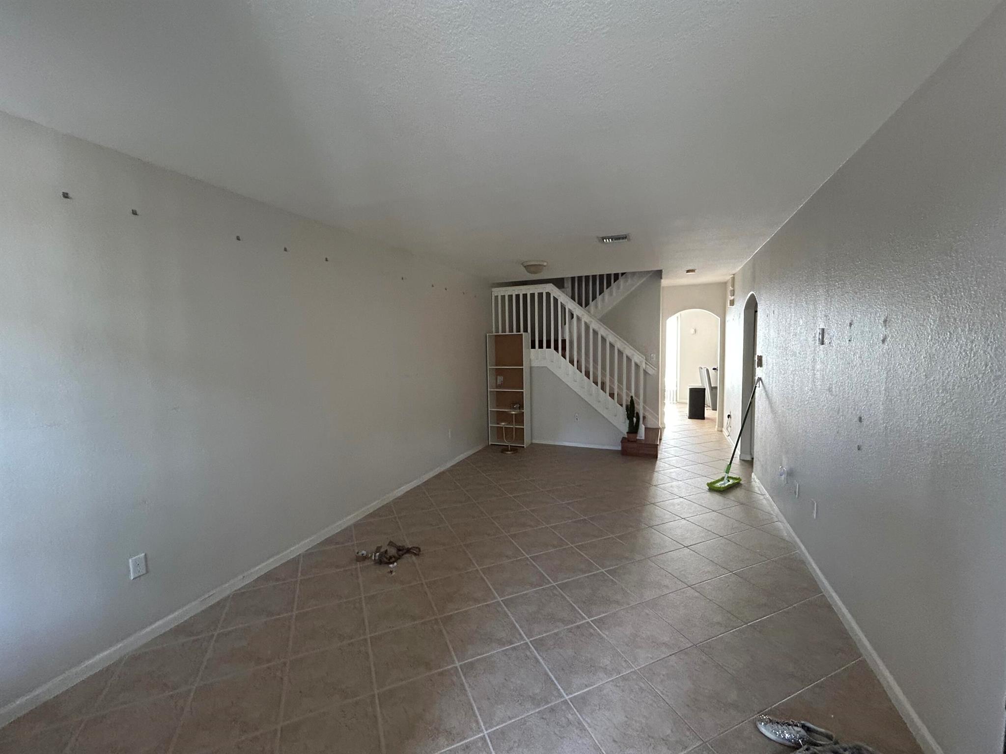 2673 SW 85 Th Avenue 102