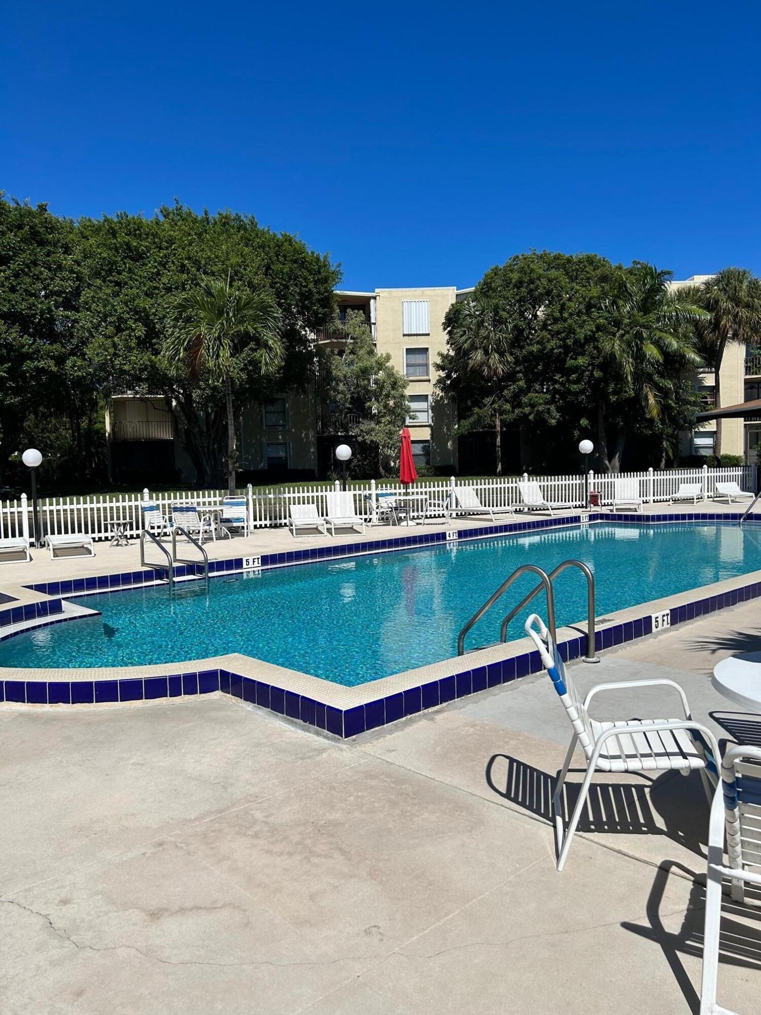 896 N Federal Highway 526