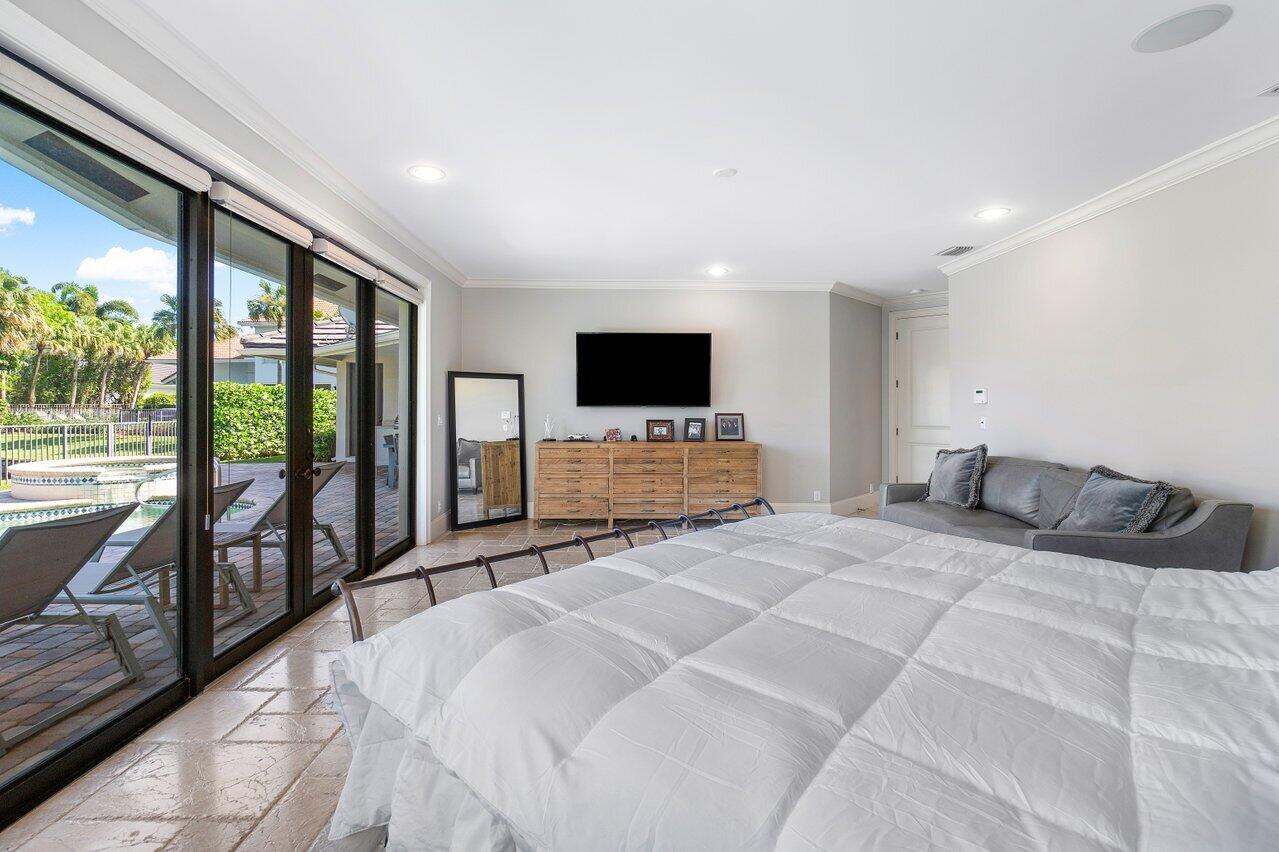 5734 Paddington Way