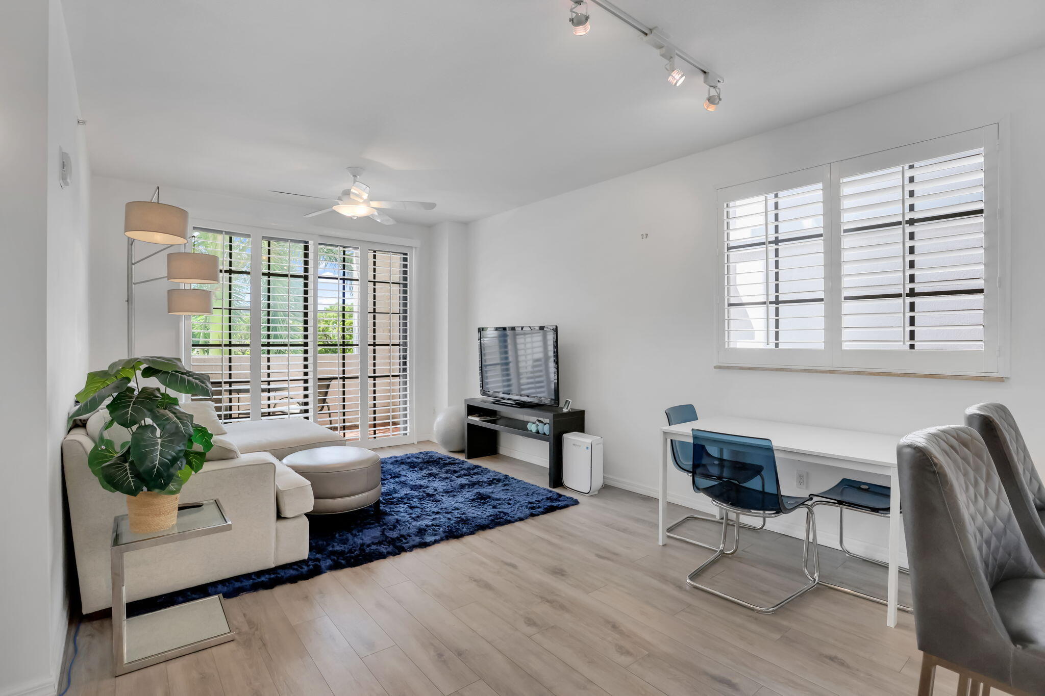 233 S Federal Highway 325