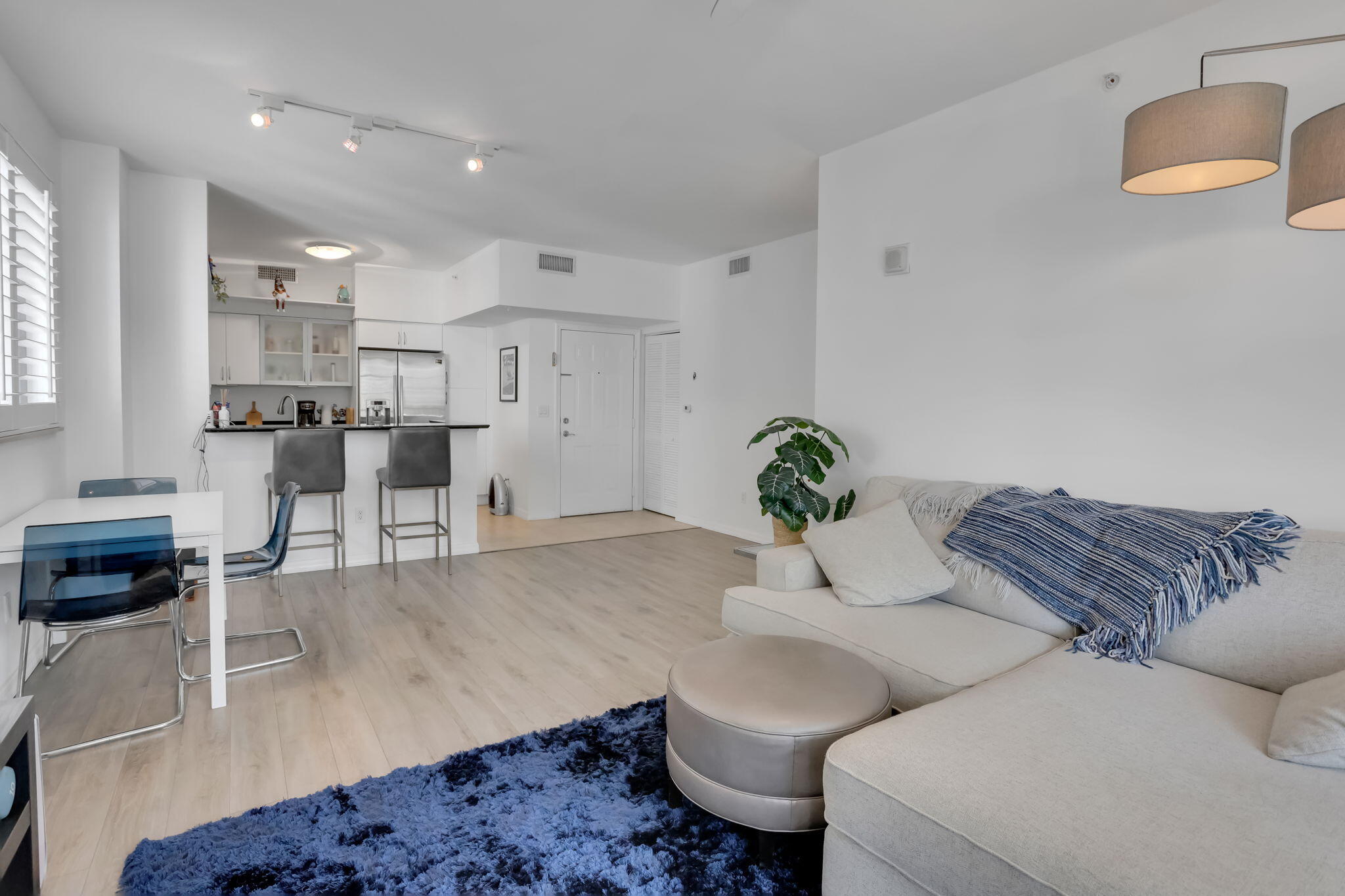 233 S Federal Highway 325