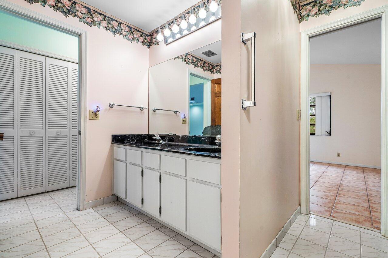 4744 Dolphin Drive