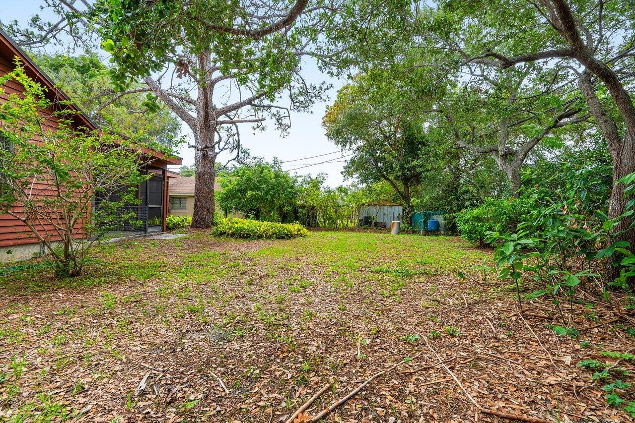 4744 Dolphin Drive