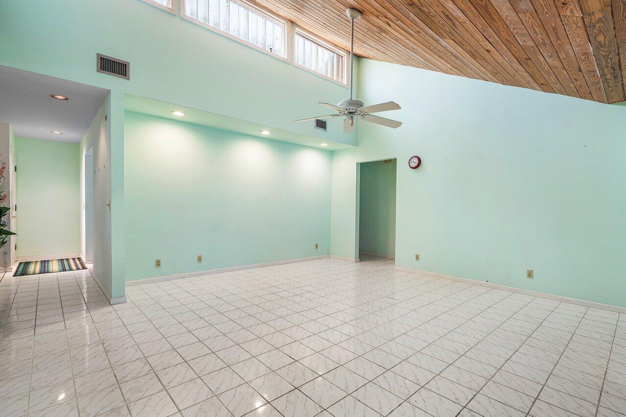 4744 Dolphin Drive