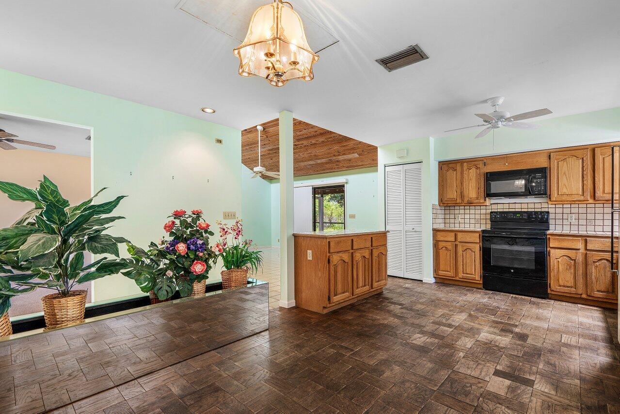 4744 Dolphin Drive