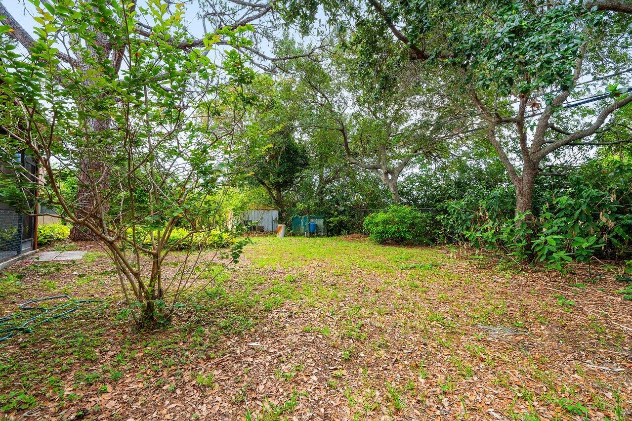4744 Dolphin Drive