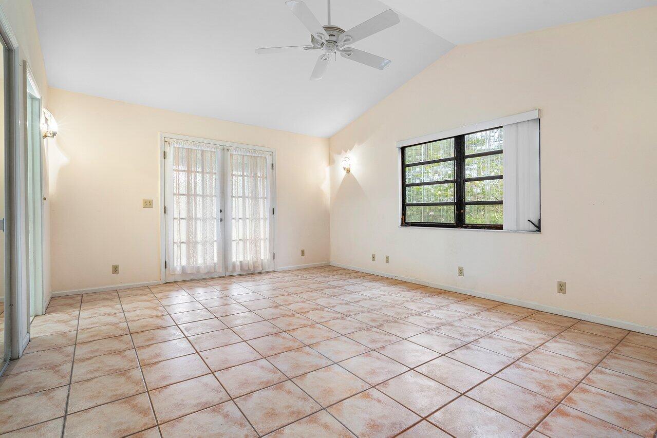 4744 Dolphin Drive