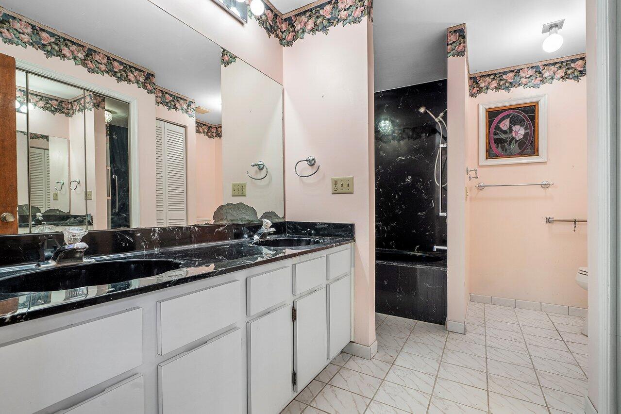 4744 Dolphin Drive