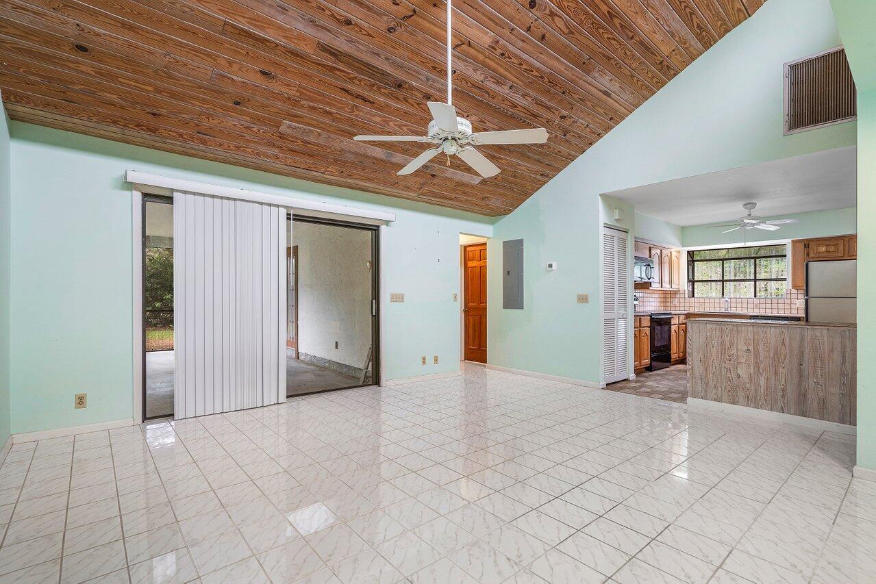4744 Dolphin Drive