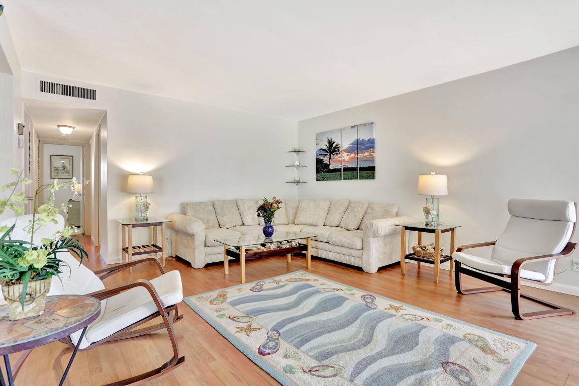 1069 Hillsboro Mile, Unit 705