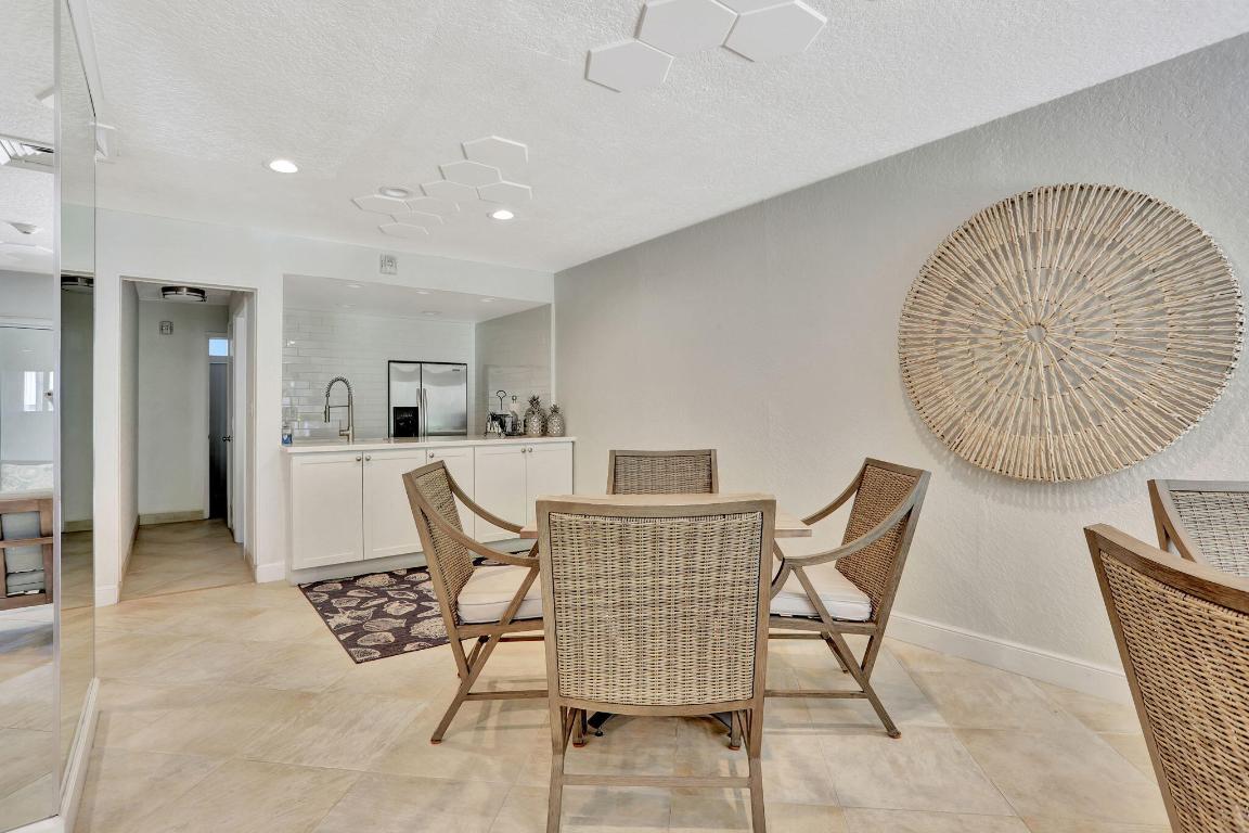 1069 Hillsboro Mile, Unit 705