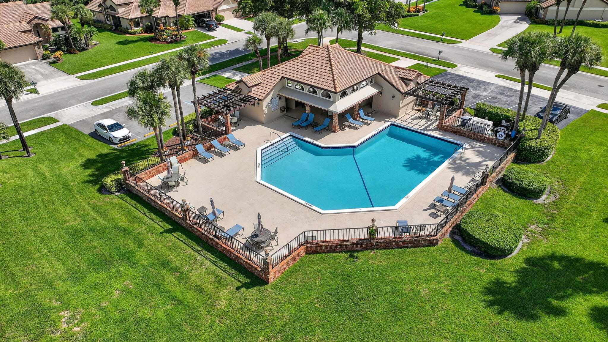 7186 Sweetbay Court