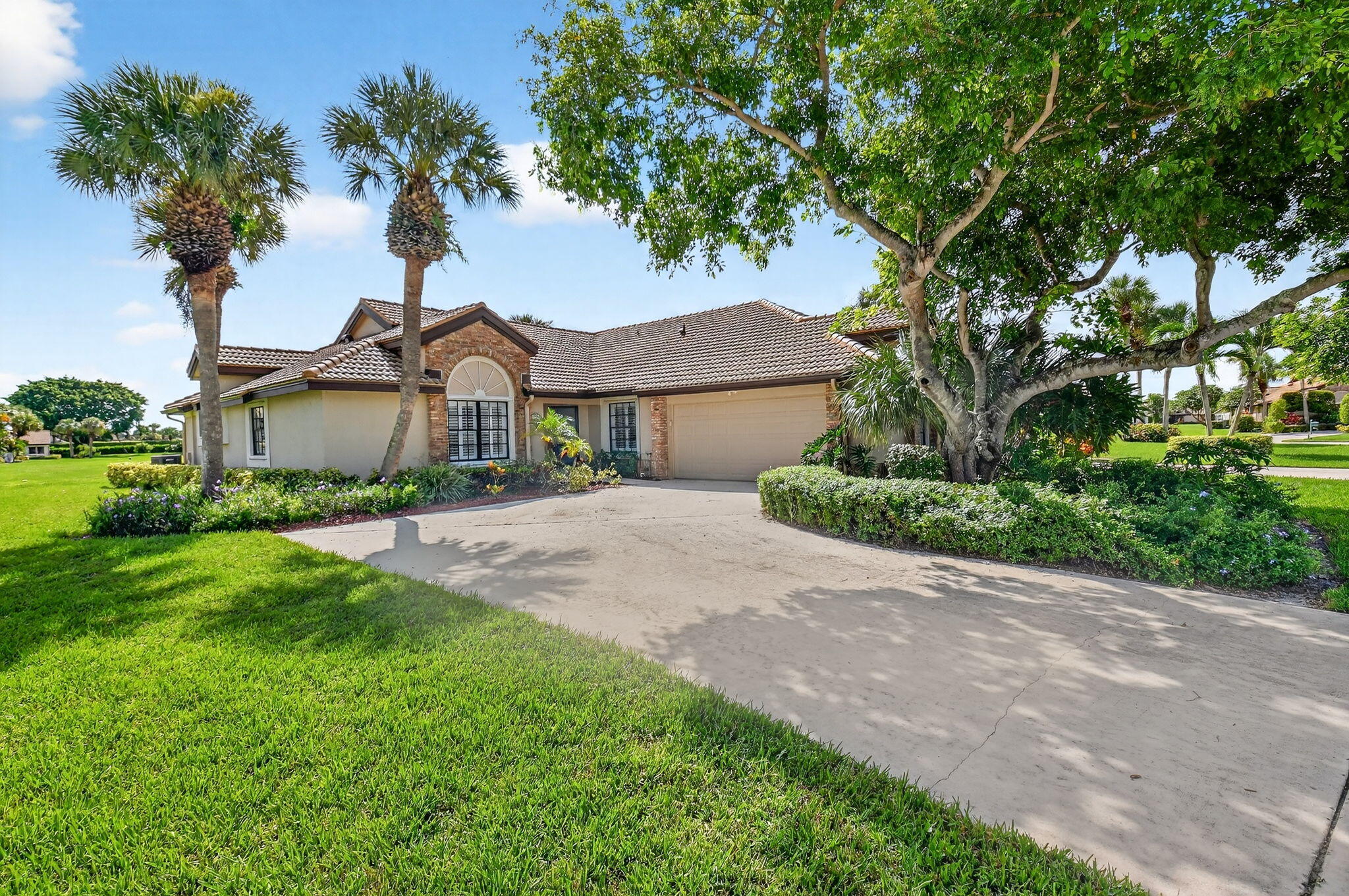 7186 Sweetbay Court
