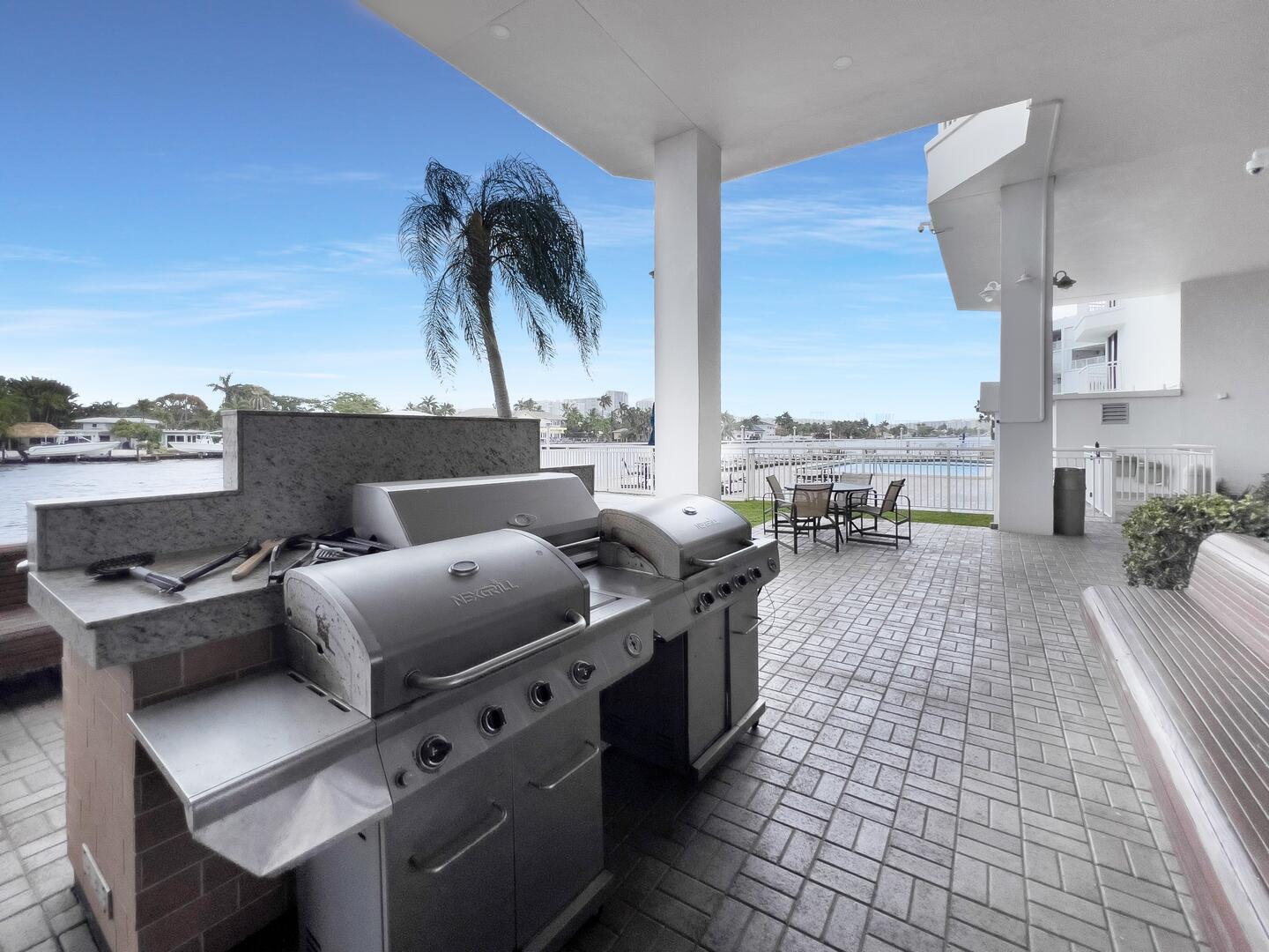 3100 NE 48th Street Ph10