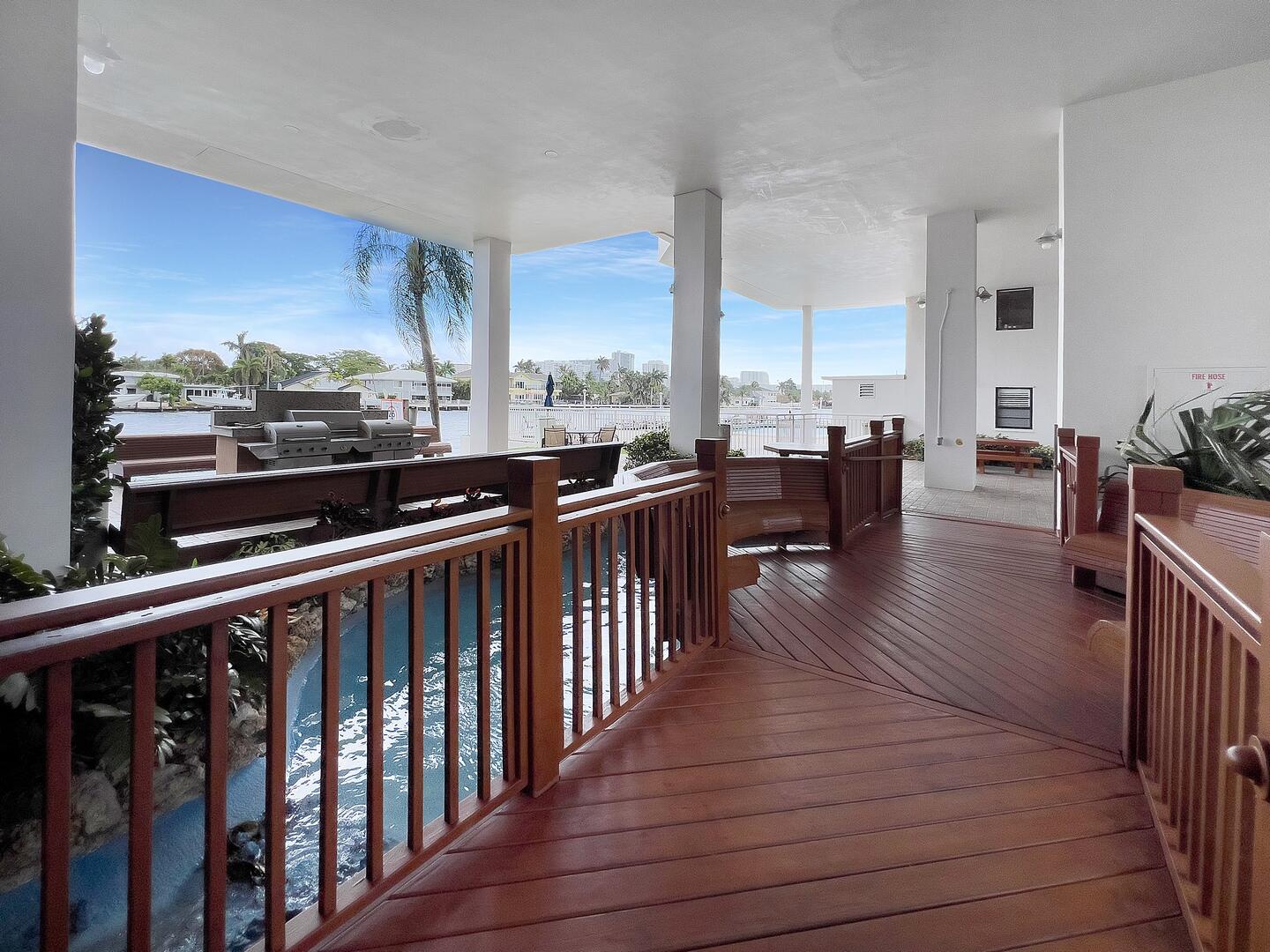 3100 NE 48th Street Ph10