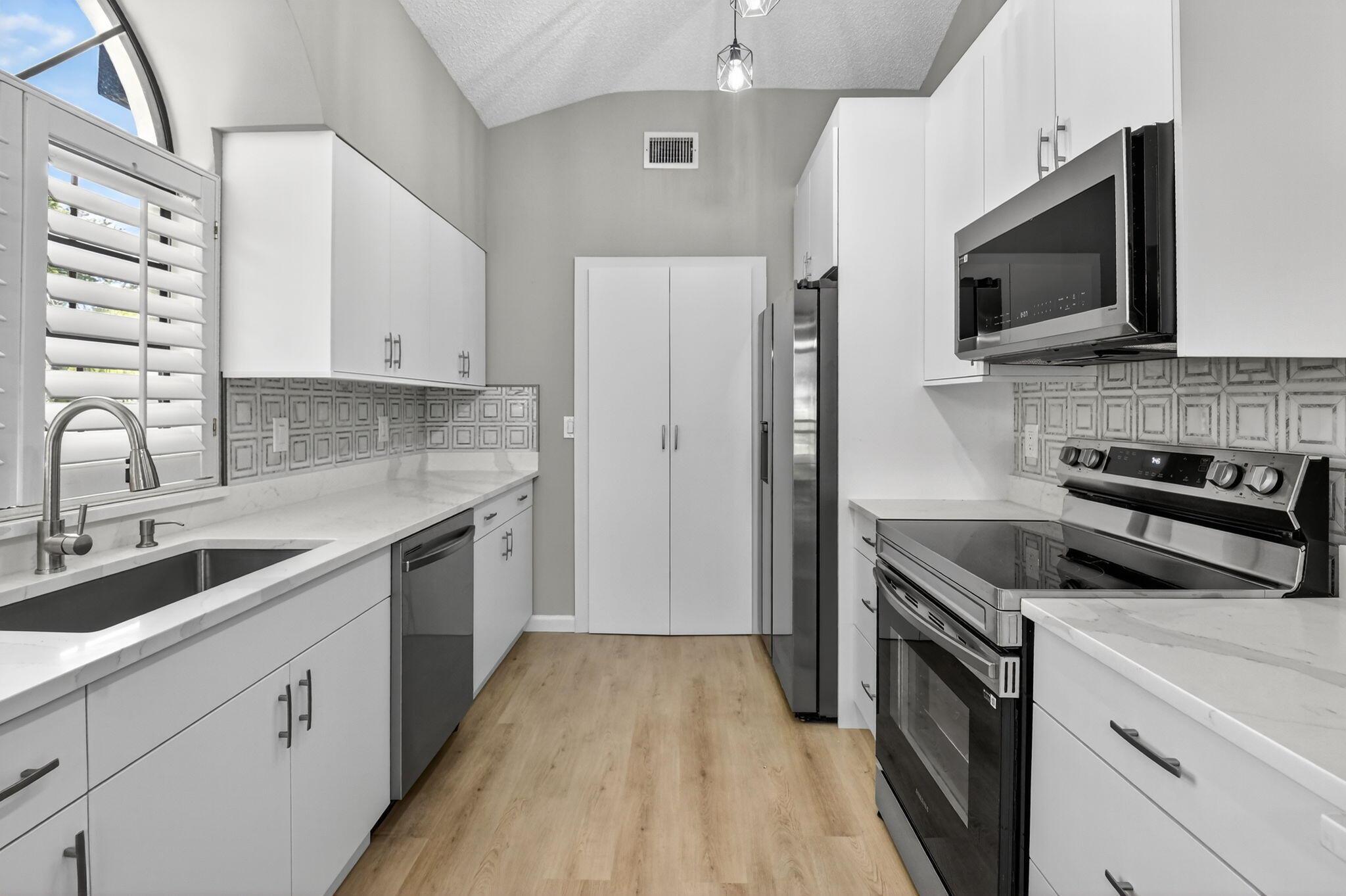 8041 Aberdeen Drive 202