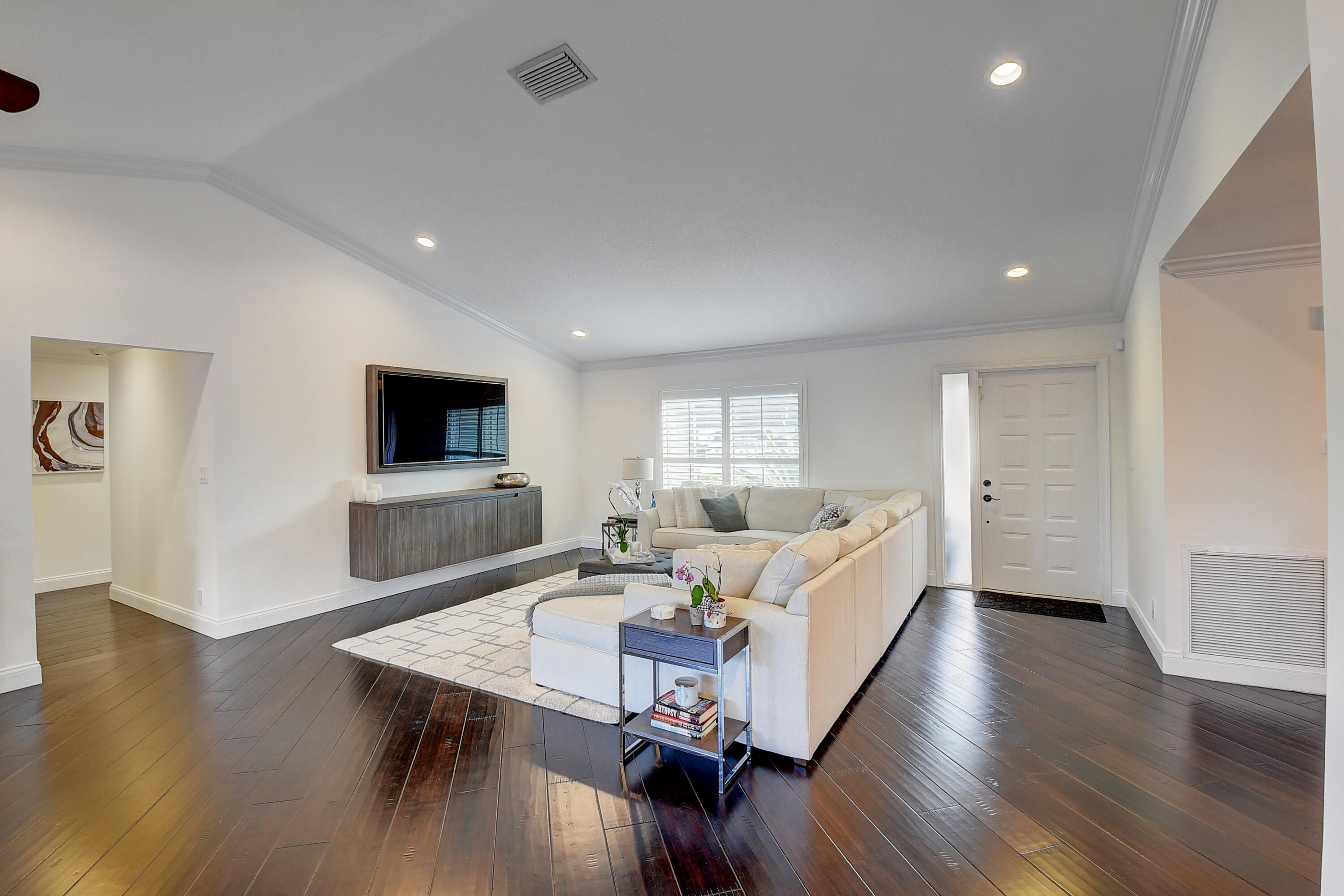 5075 Marina Circle