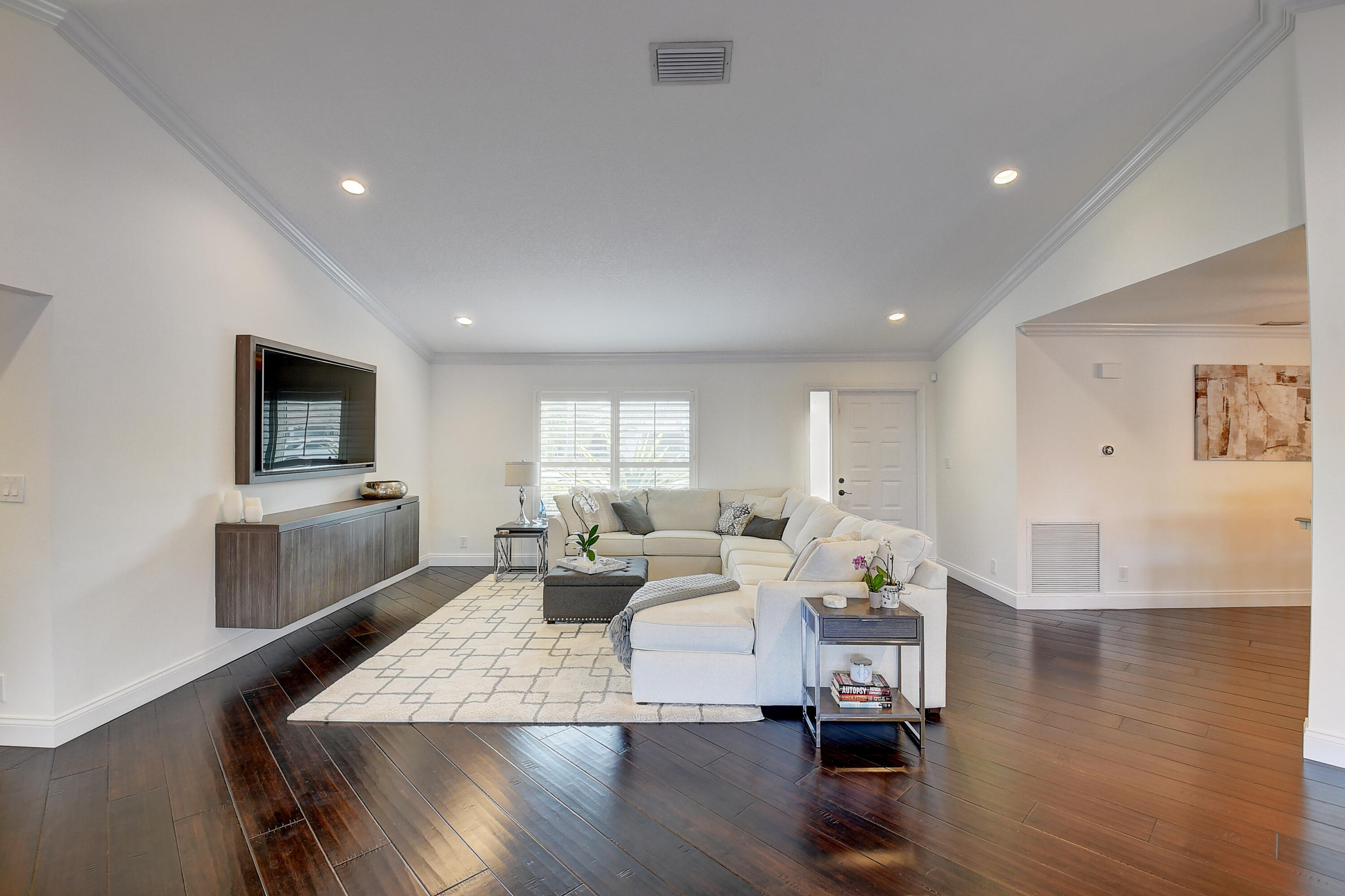 5075 Marina Circle