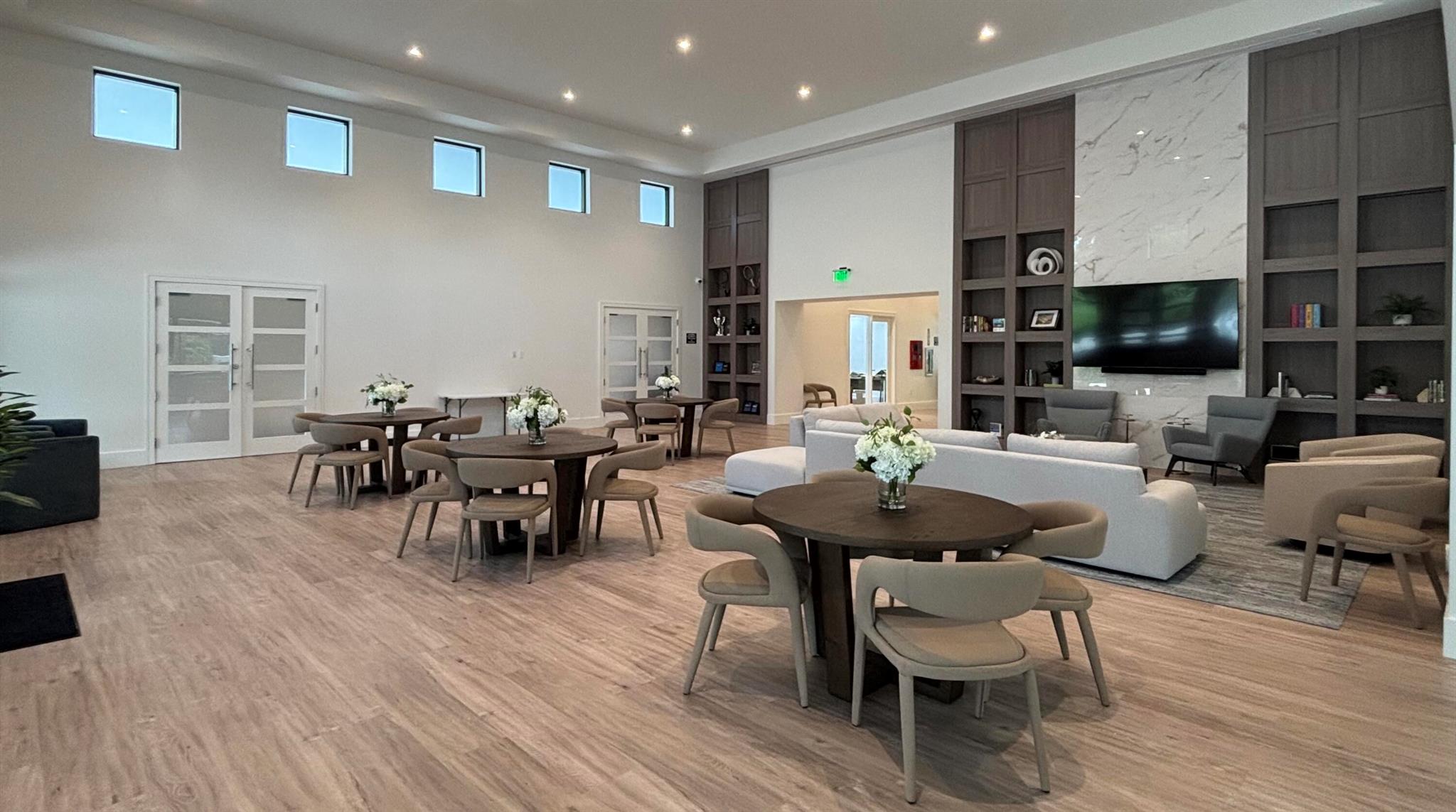 2932 Banyan Boulevard Circle NW