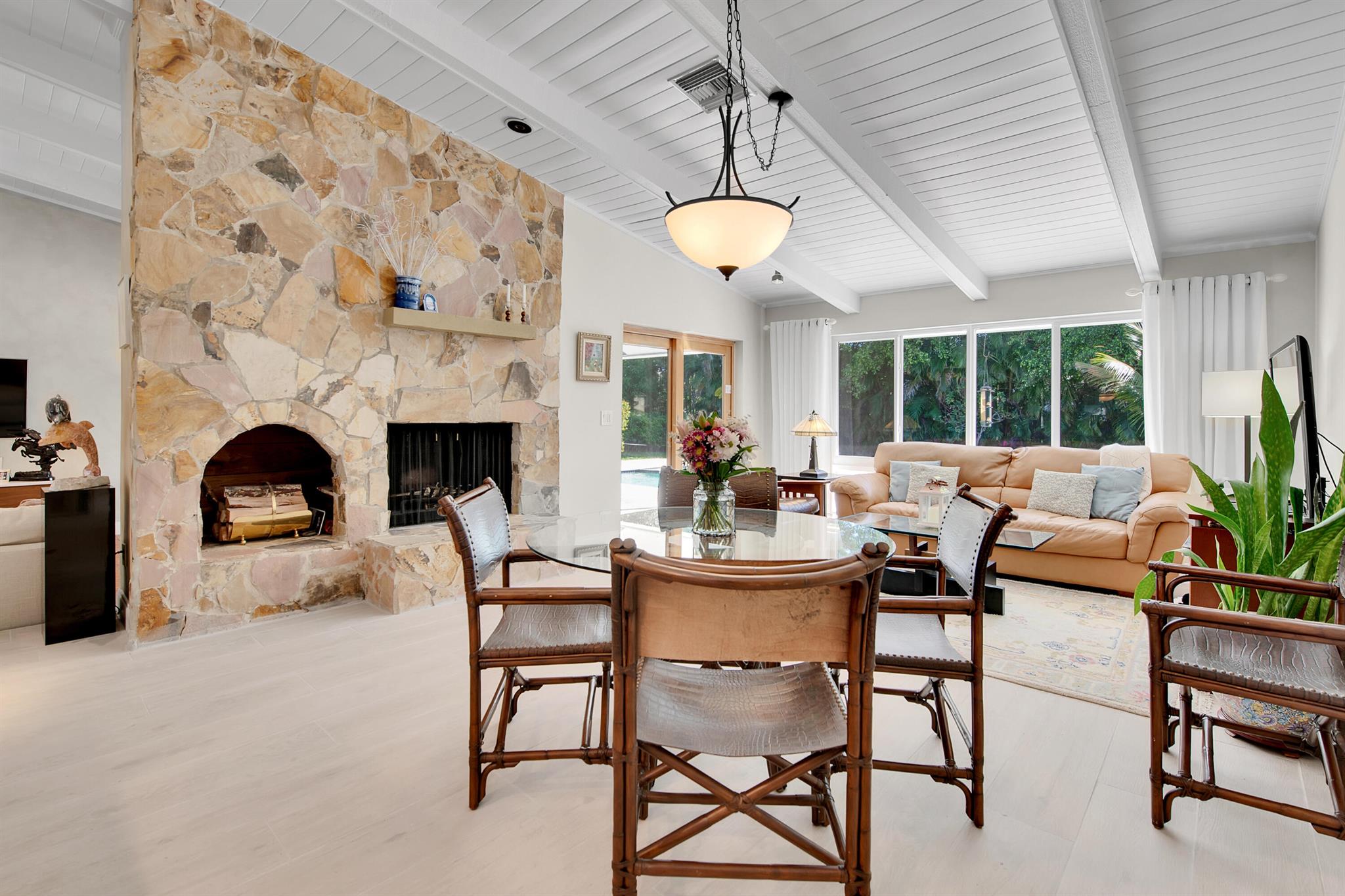 2932 Banyan Boulevard Circle NW