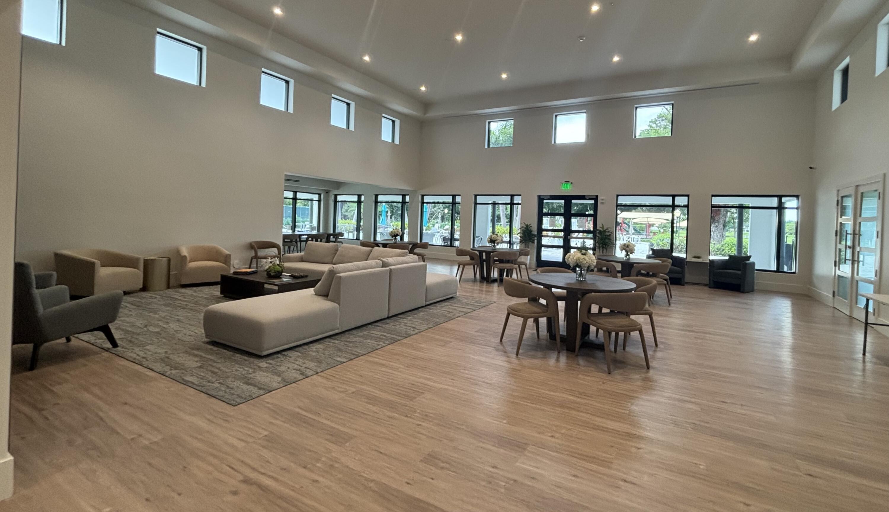 2932 Banyan Boulevard Circle NW