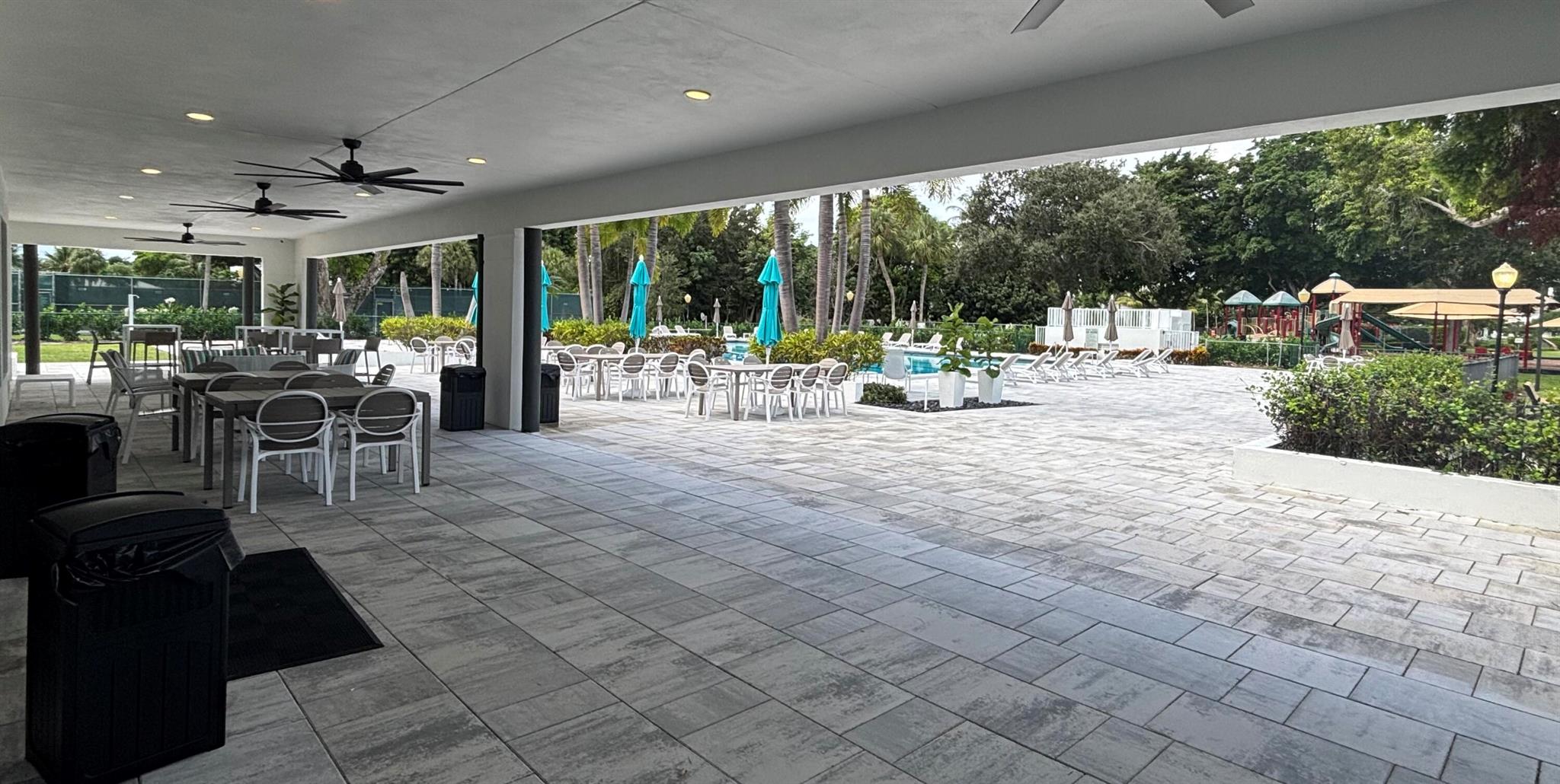 2932 Banyan Boulevard Circle NW