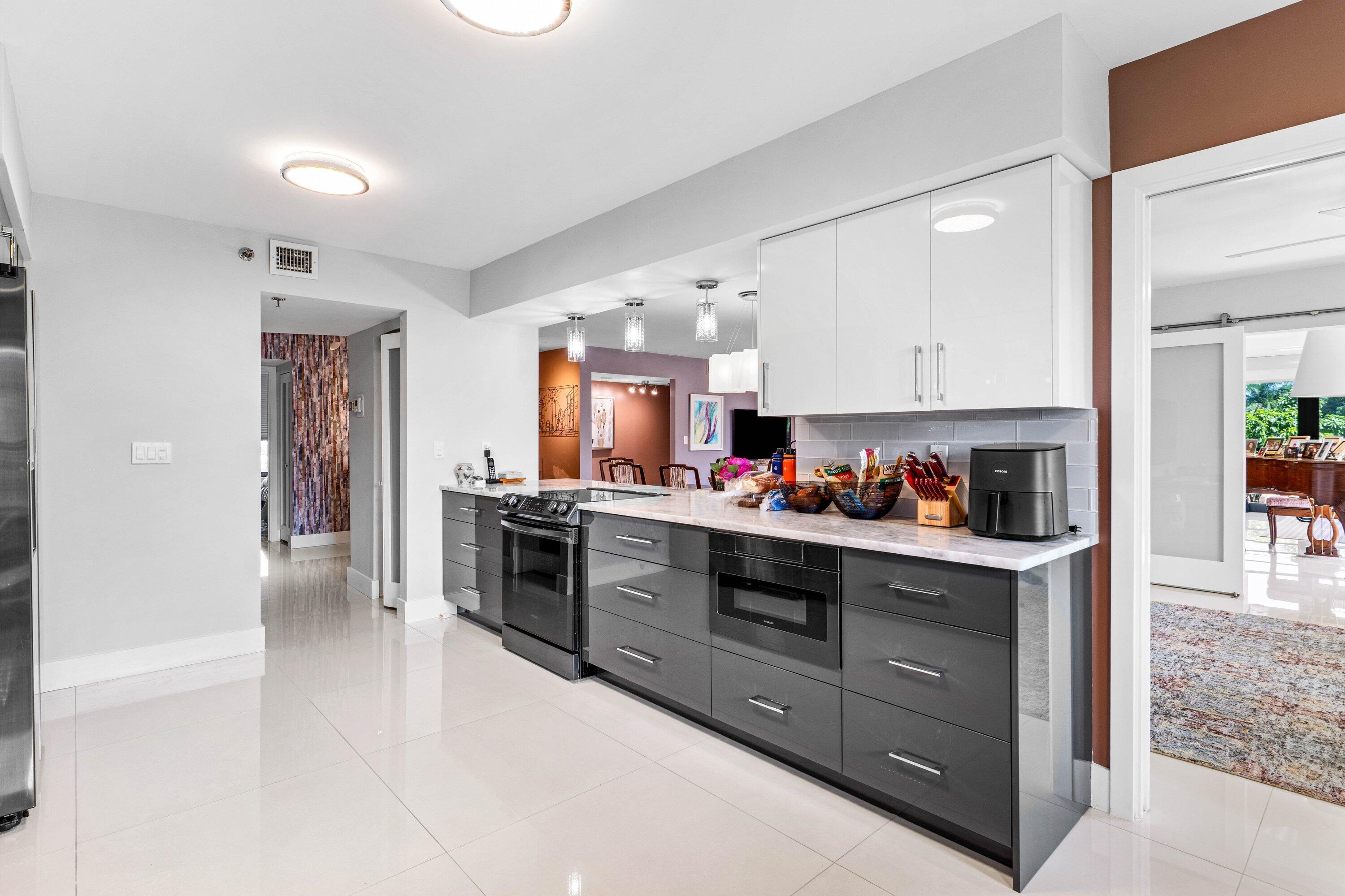 7572 Regency Lake Drive 301
