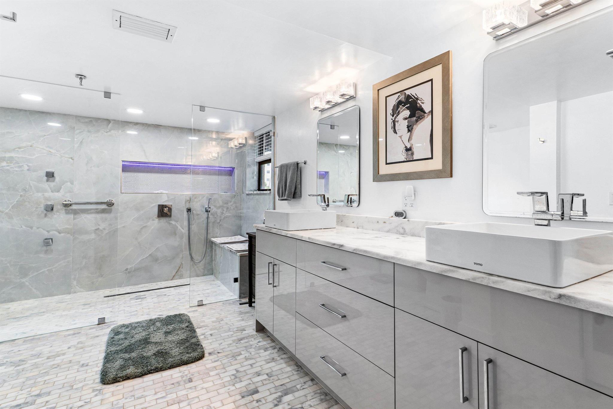 7572 Regency Lake Drive 301