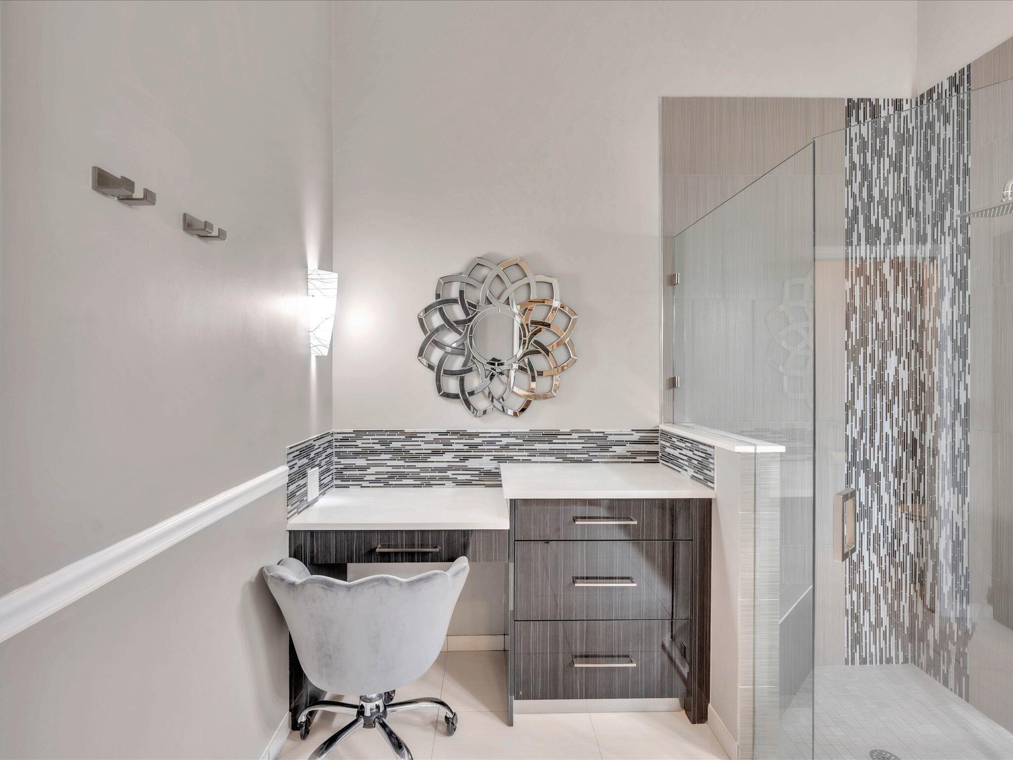 8253 Horseshoe Bay Road