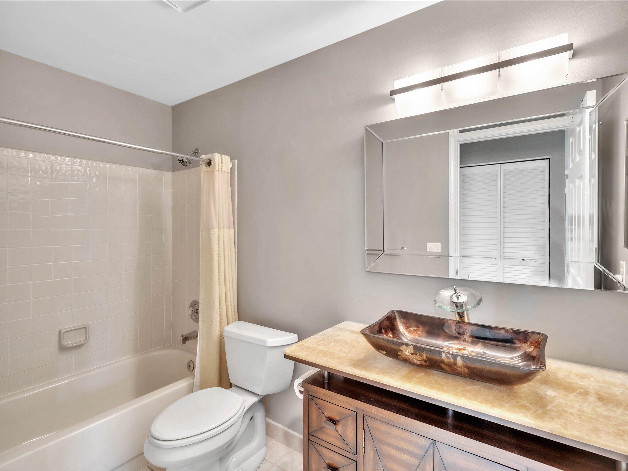 8253 Horseshoe Bay Road