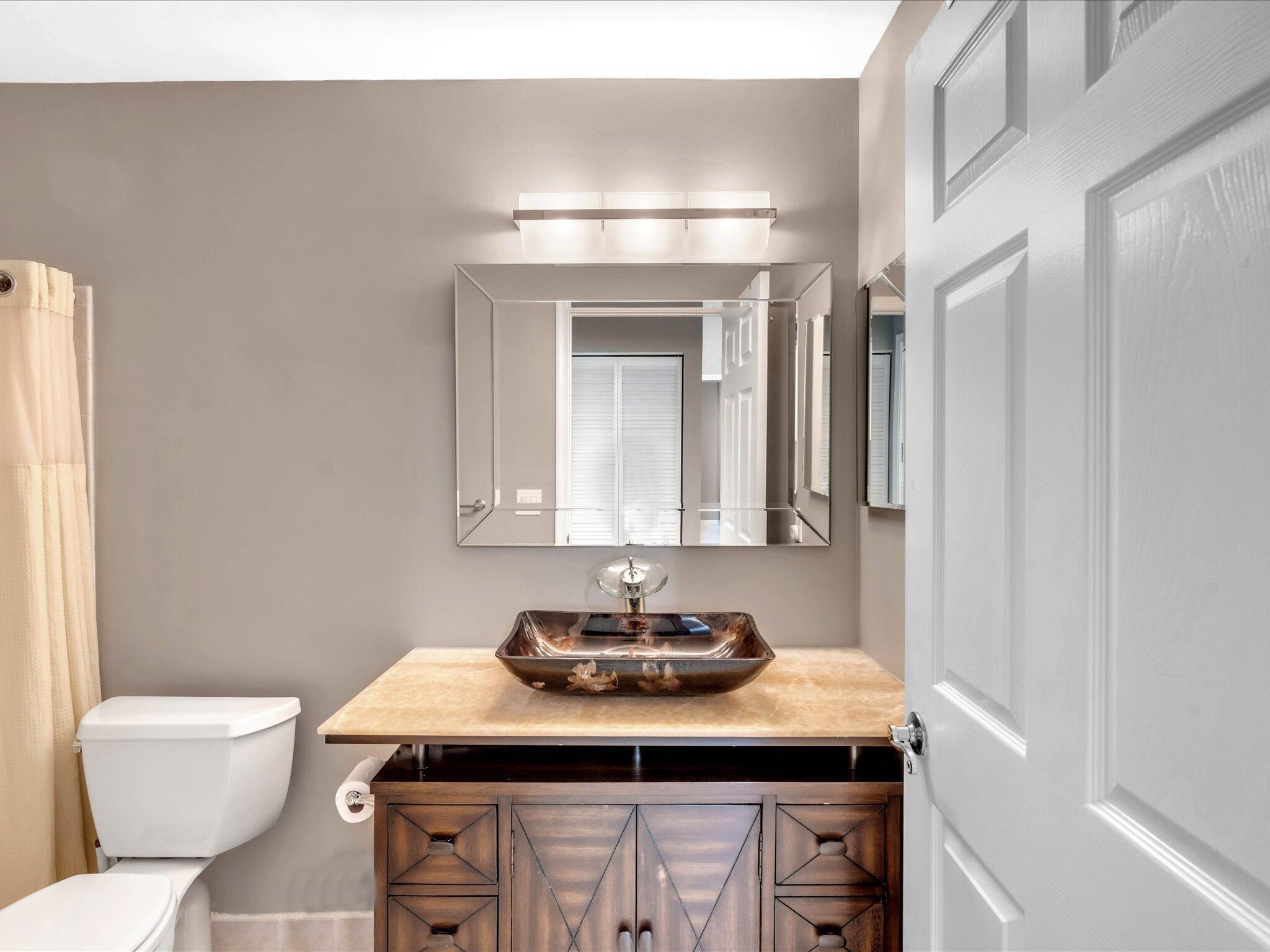 8253 Horseshoe Bay Road