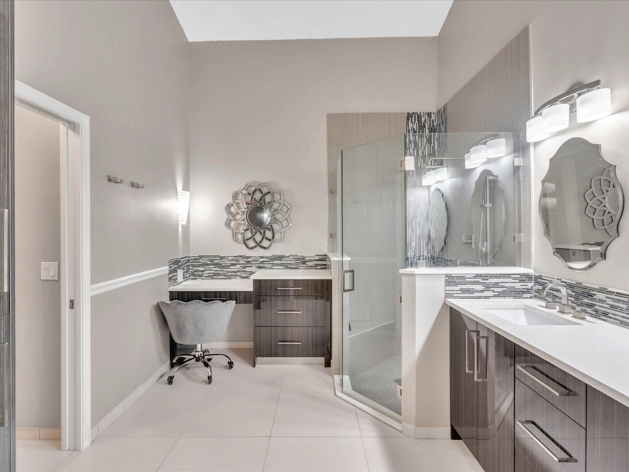 8253 Horseshoe Bay Road