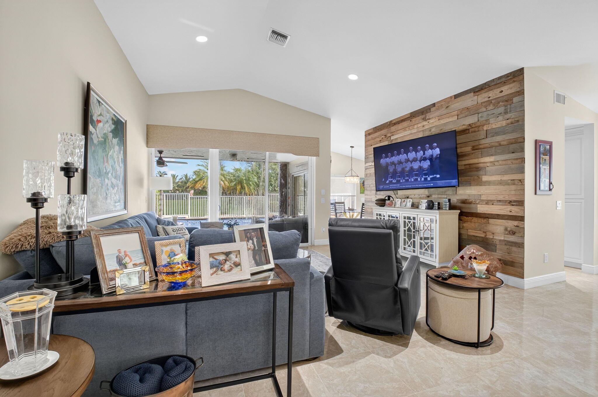 11270 Clover Leaf Circle