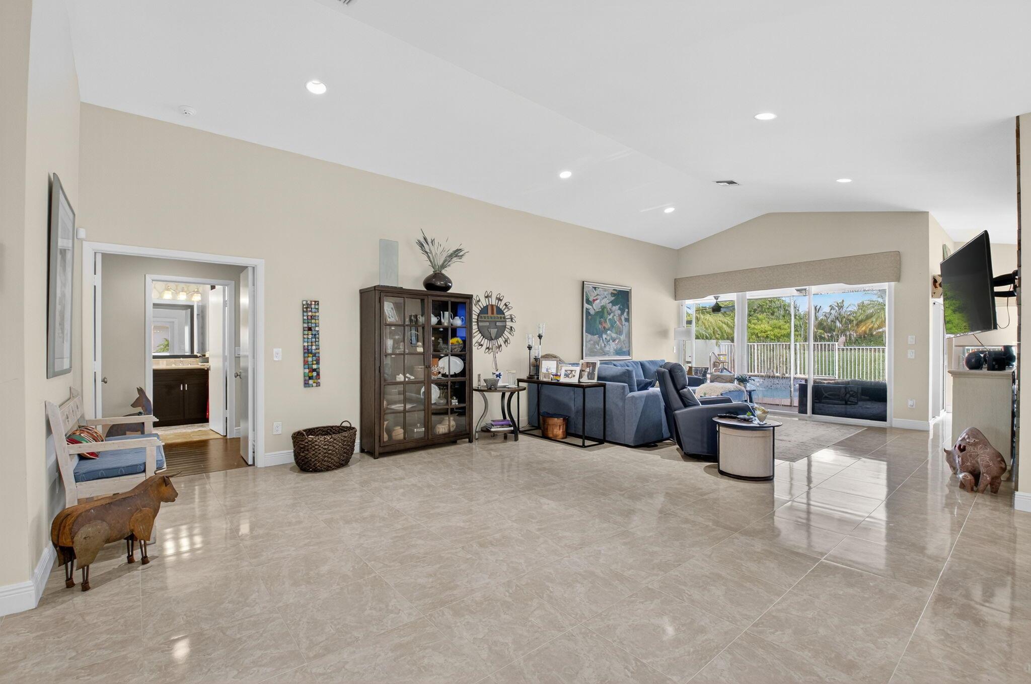 11270 Clover Leaf Circle