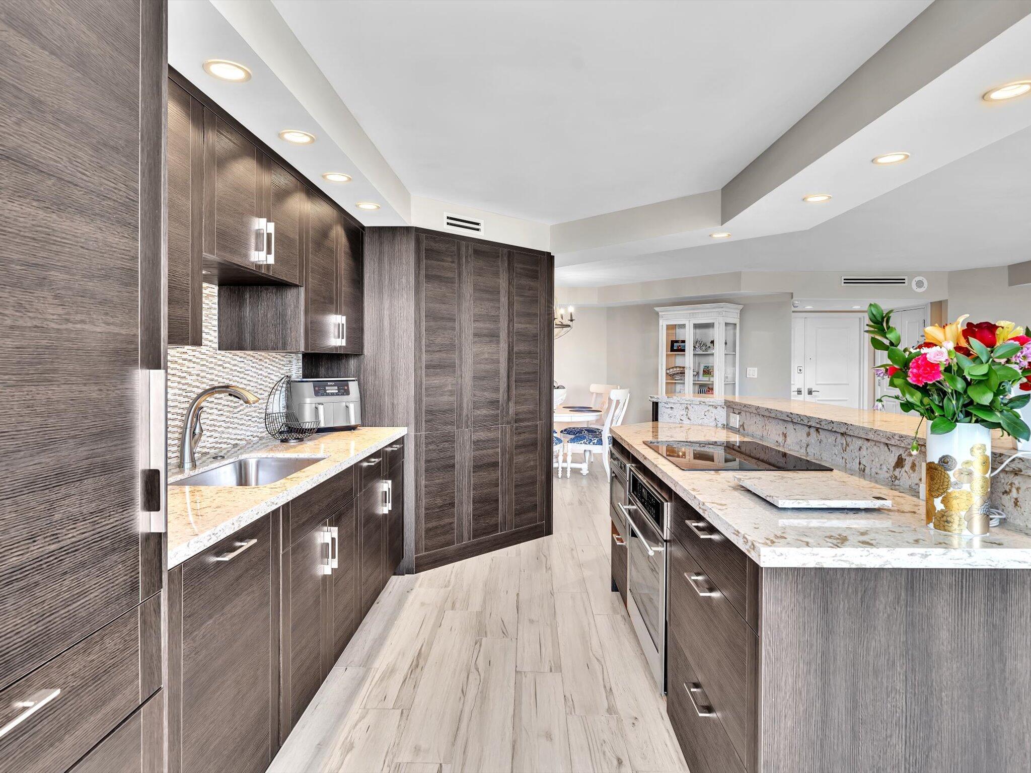 500 S Ocean Boulevard 909