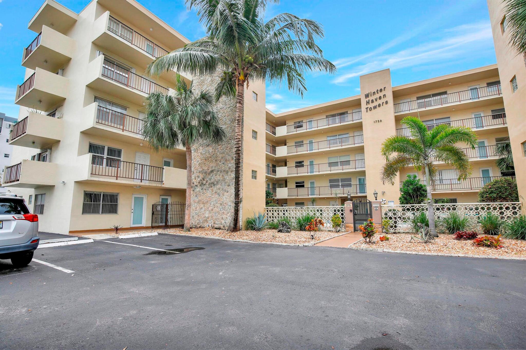 1750 Jefferson Street 305