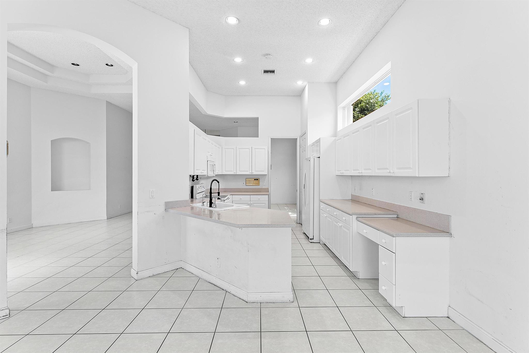 6959 Fairway Lakes Drive