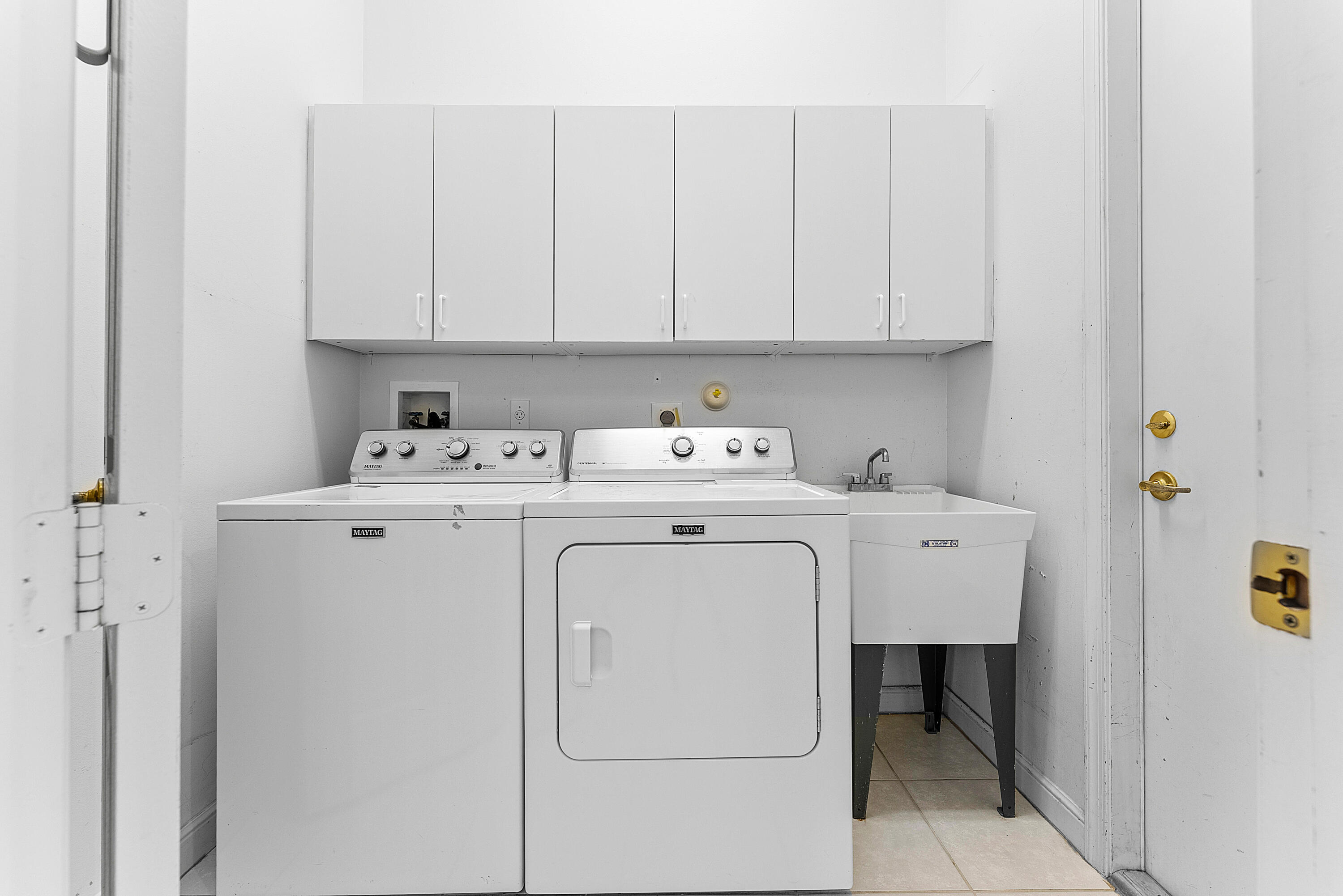 6959 Fairway Lakes Drive