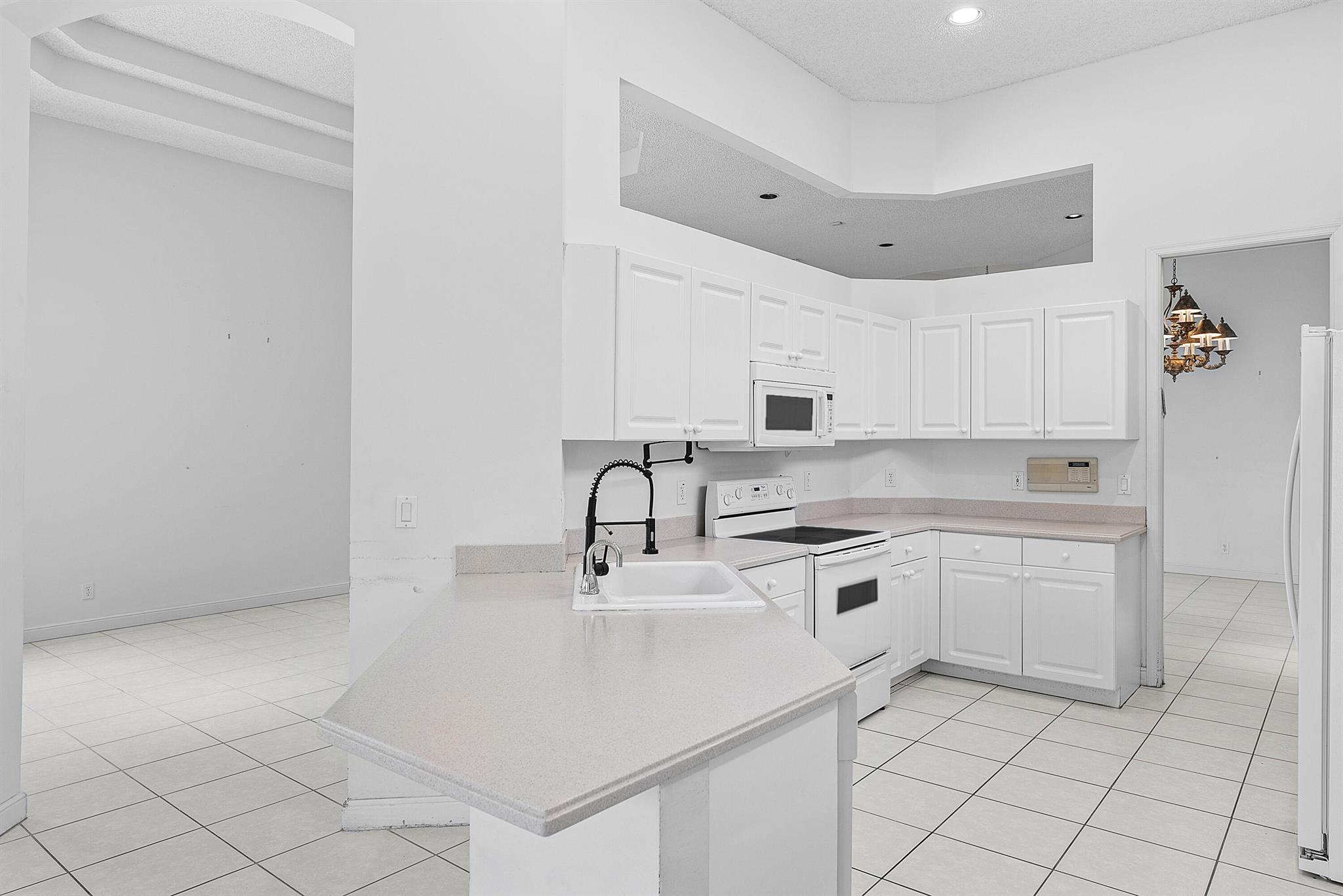 6959 Fairway Lakes Drive